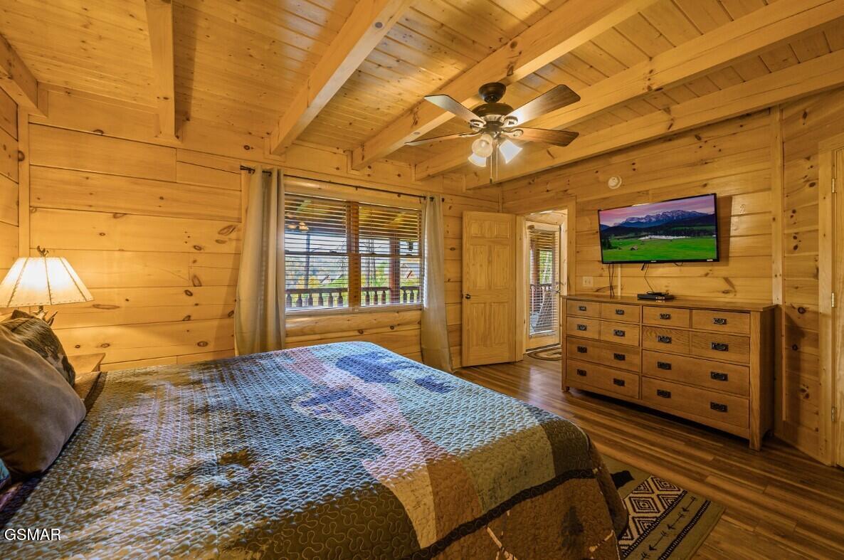 1828 Panther Path Way Sevierville TN 37876