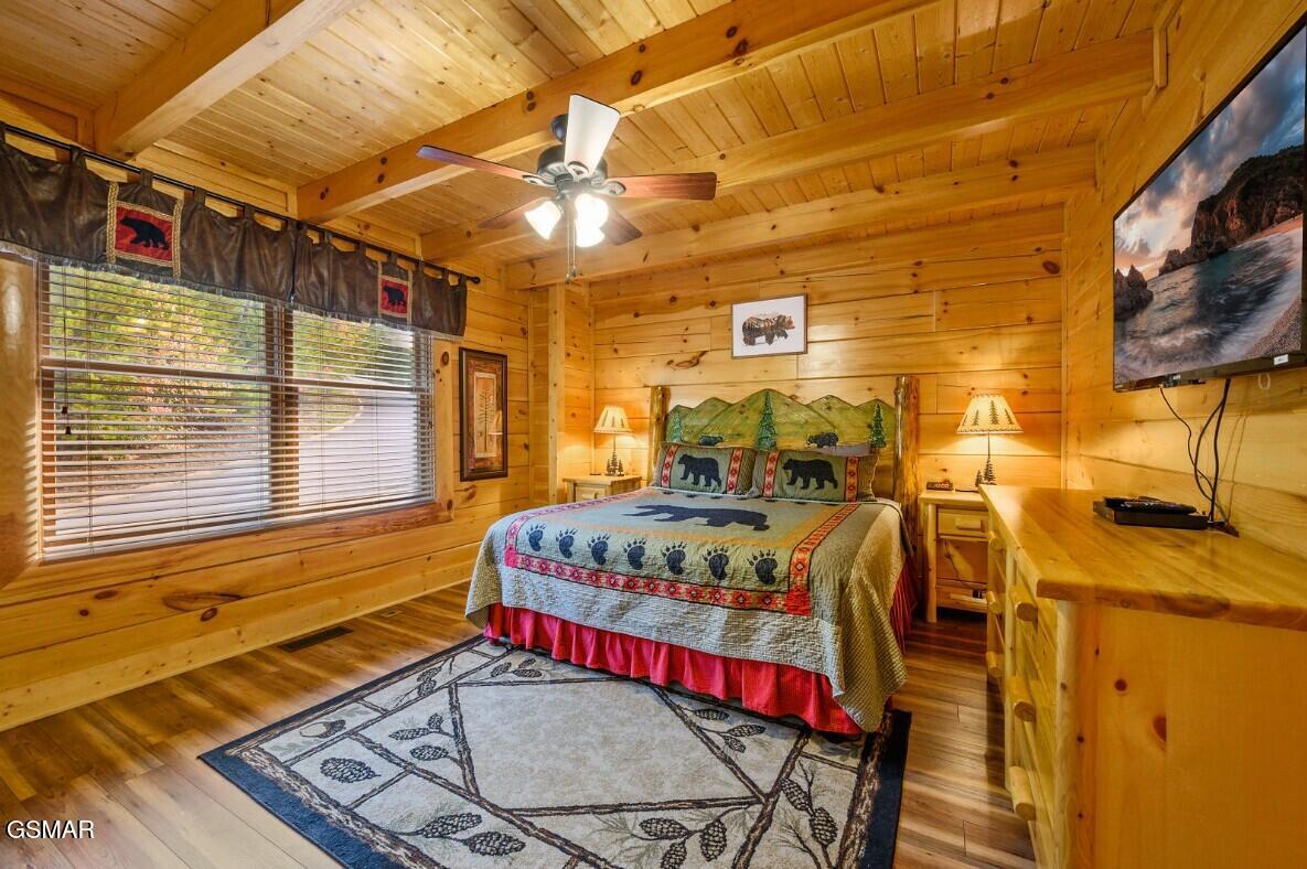 1828 Panther Path Way Sevierville TN 37876