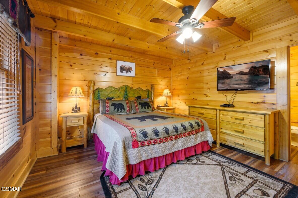 1828 Panther Path Way Sevierville TN 37876