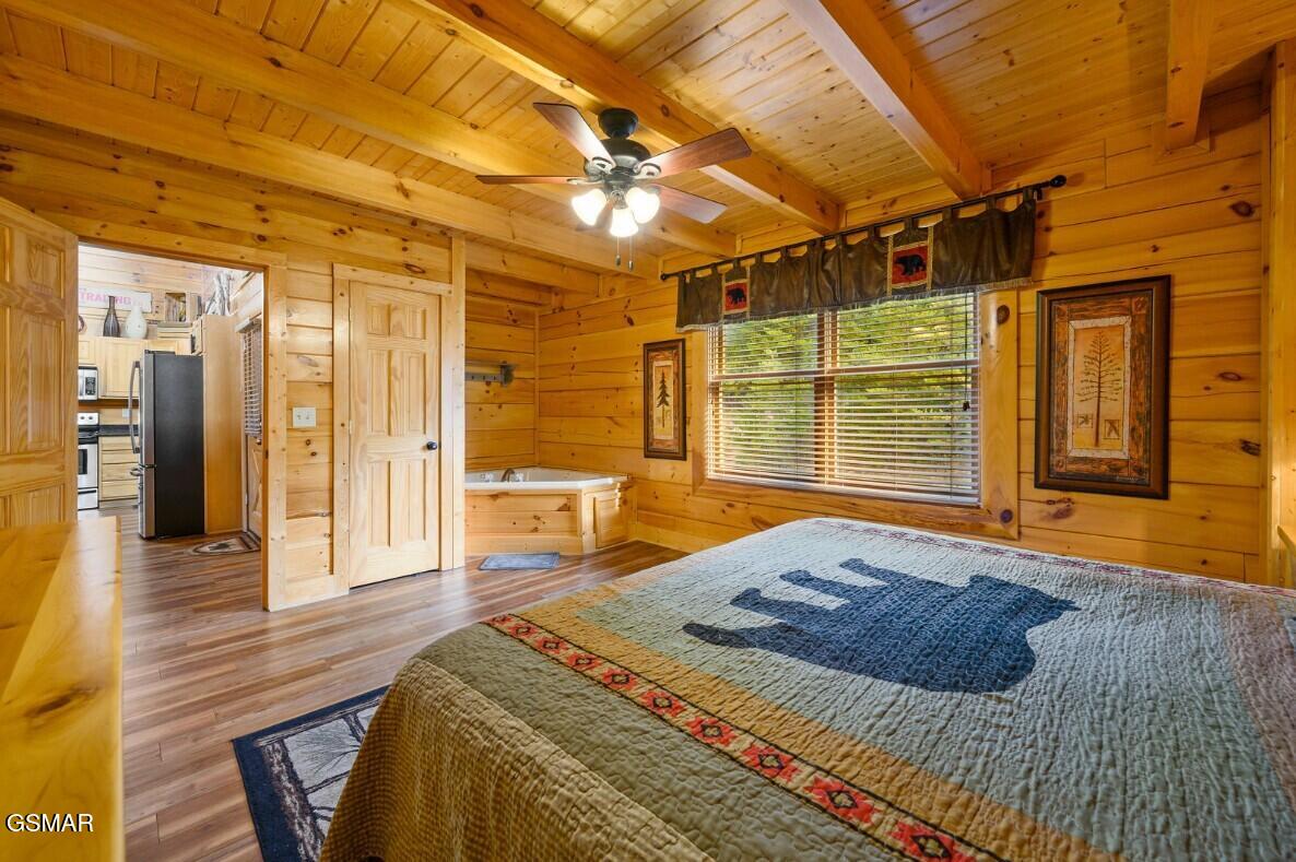 1828 Panther Path Way Sevierville TN 37876