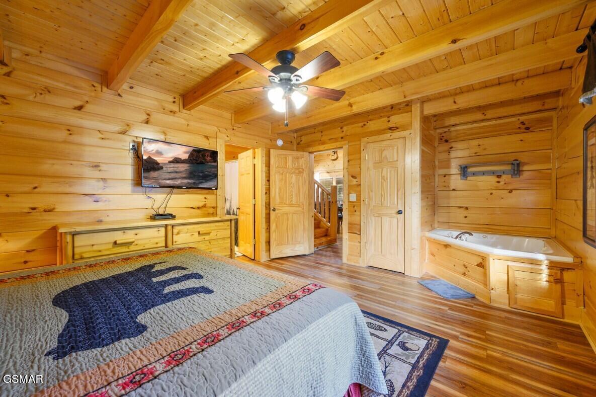 1828 Panther Path Way Sevierville TN 37876