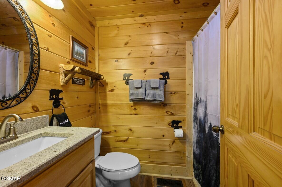 1828 Panther Path Way Sevierville TN 37876