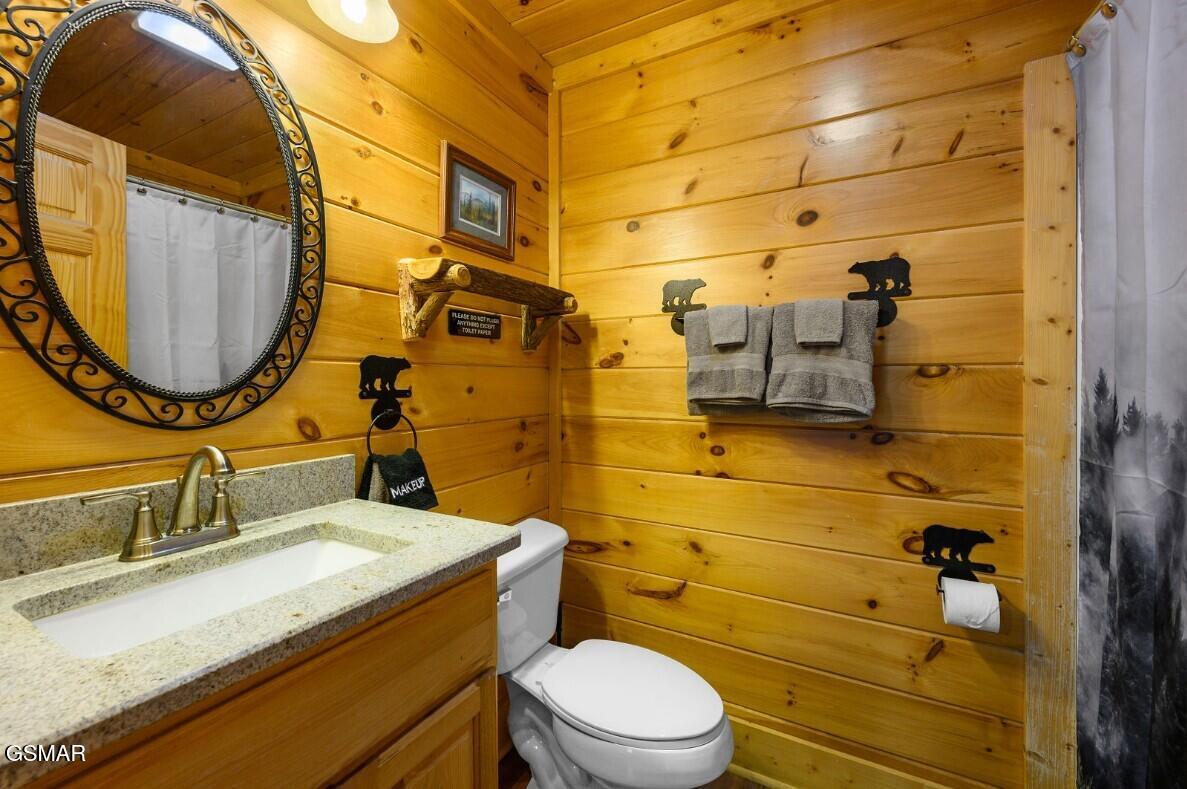 1828 Panther Path Way Sevierville TN 37876