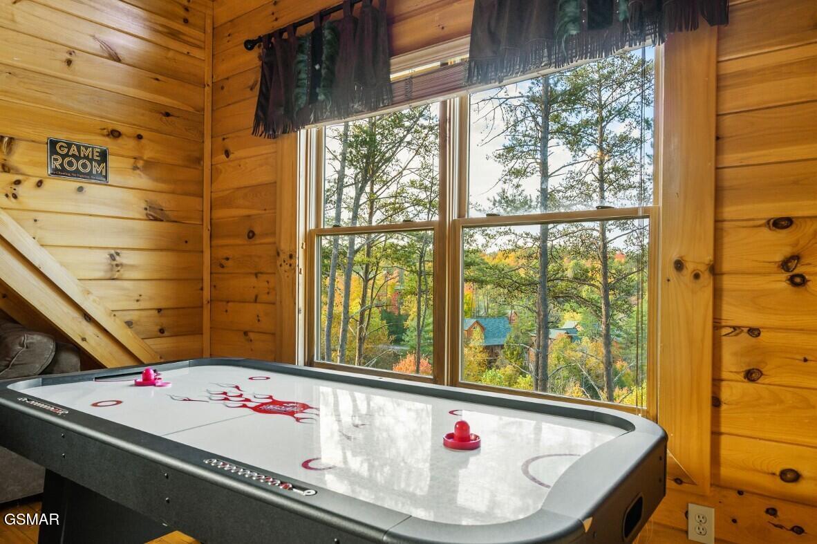1828 Panther Path Way Sevierville TN 37876