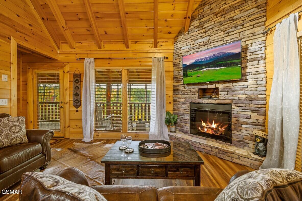 1828 Panther Path Way Sevierville TN 37876