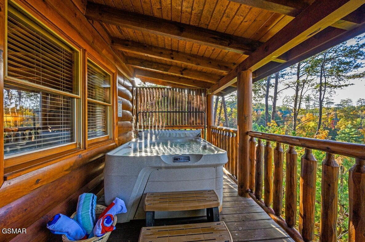 1828 Panther Path Way Sevierville TN 37876