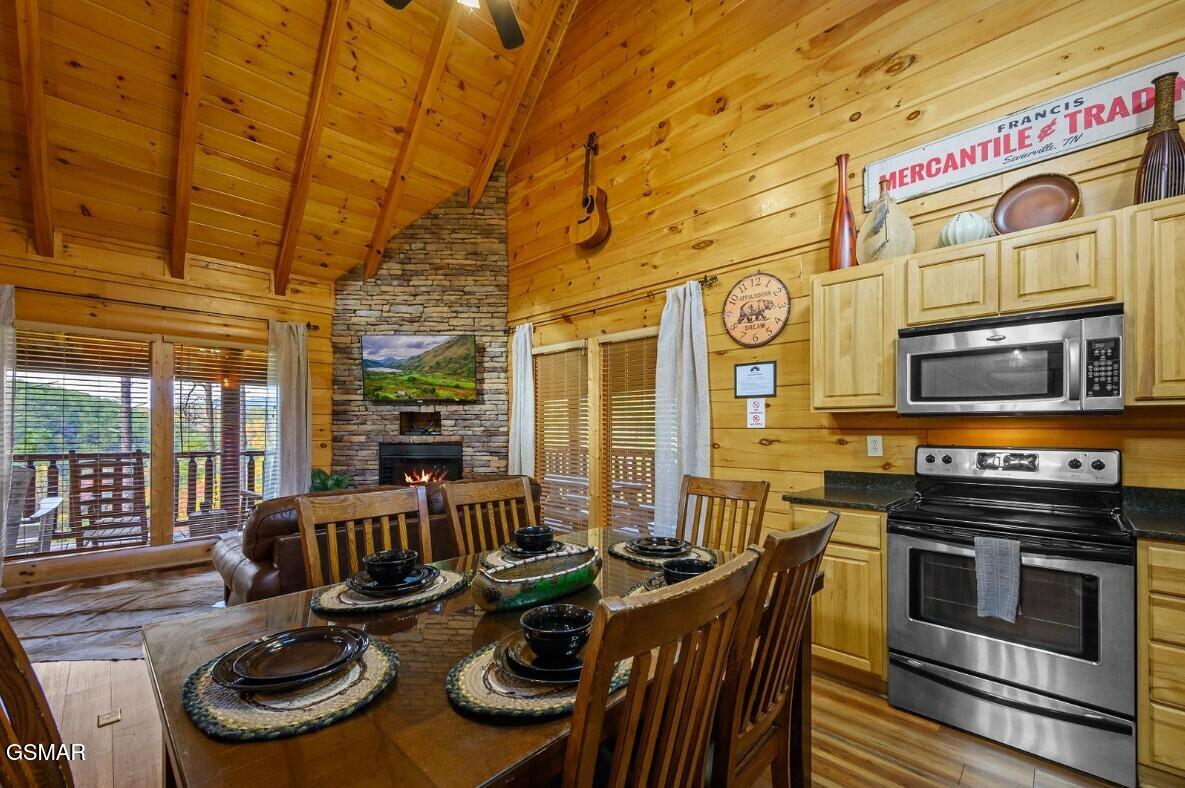 1828 Panther Path Way Sevierville TN 37876