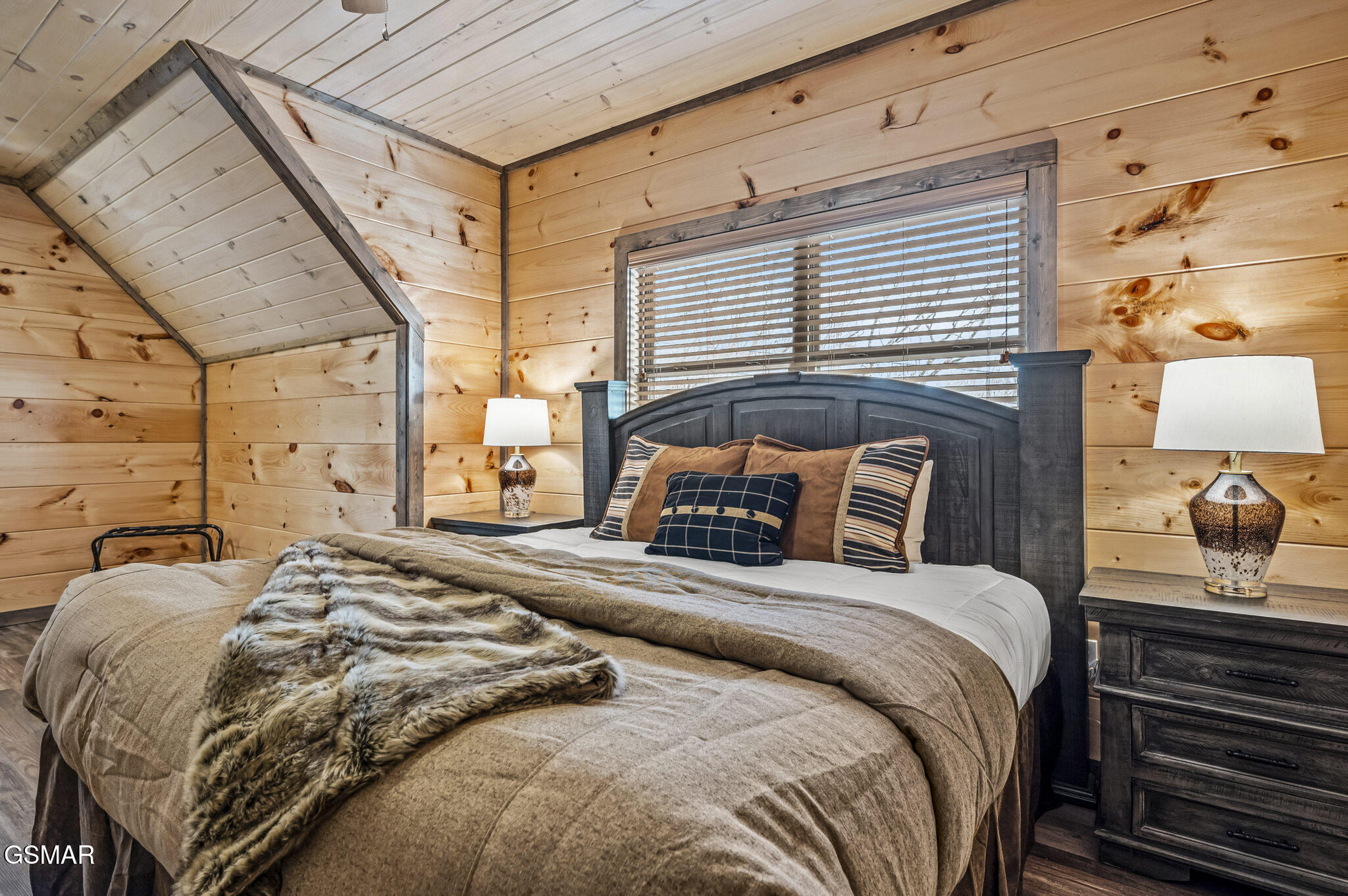 2125 Eagle Feather Drive Sevierville TN 37876