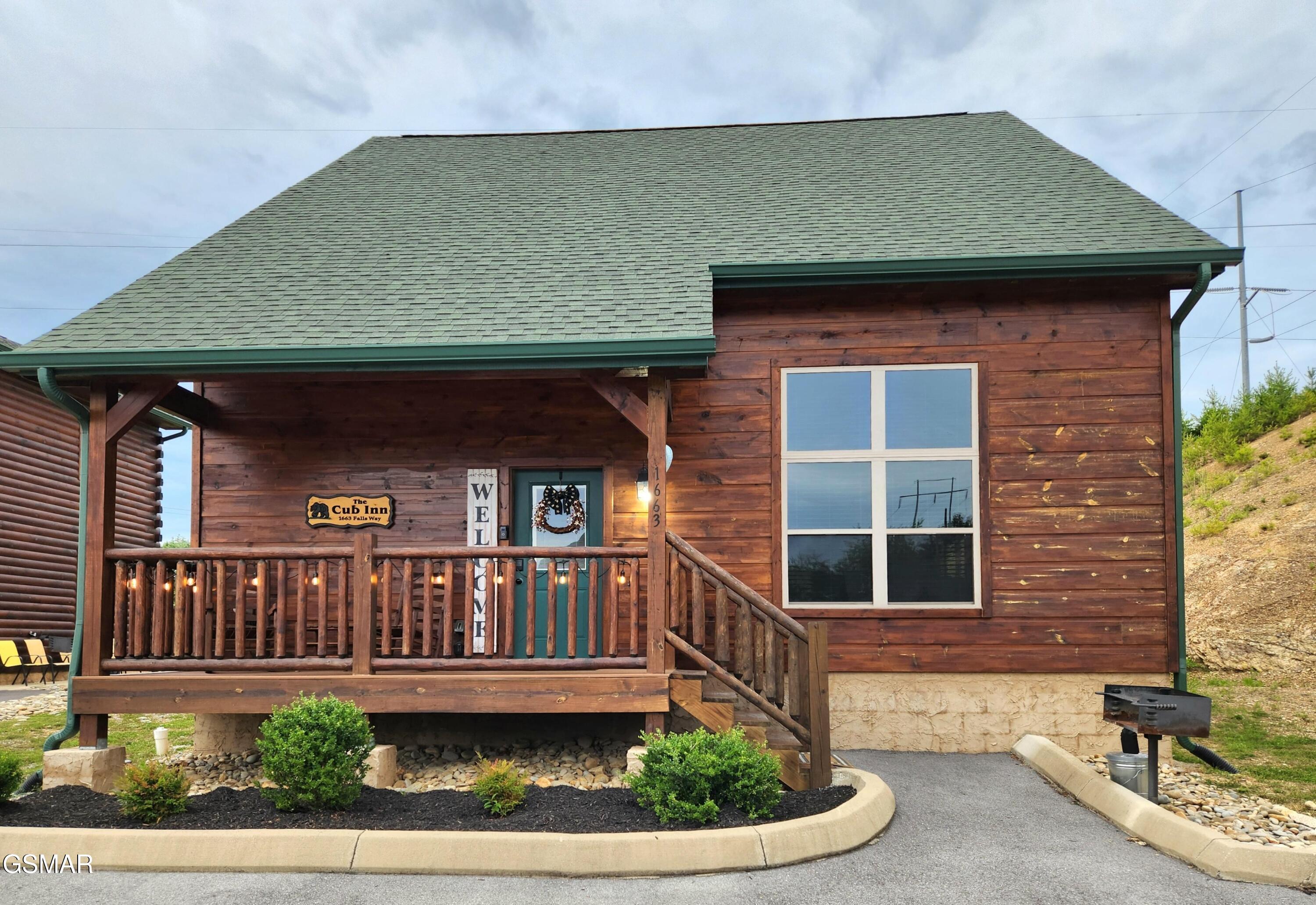 1663 Falls Way Pigeon Forge TN 37863