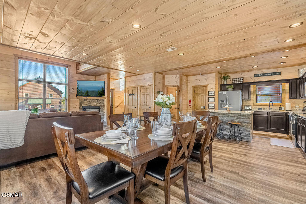 1663 Falls Way Pigeon Forge TN 37863