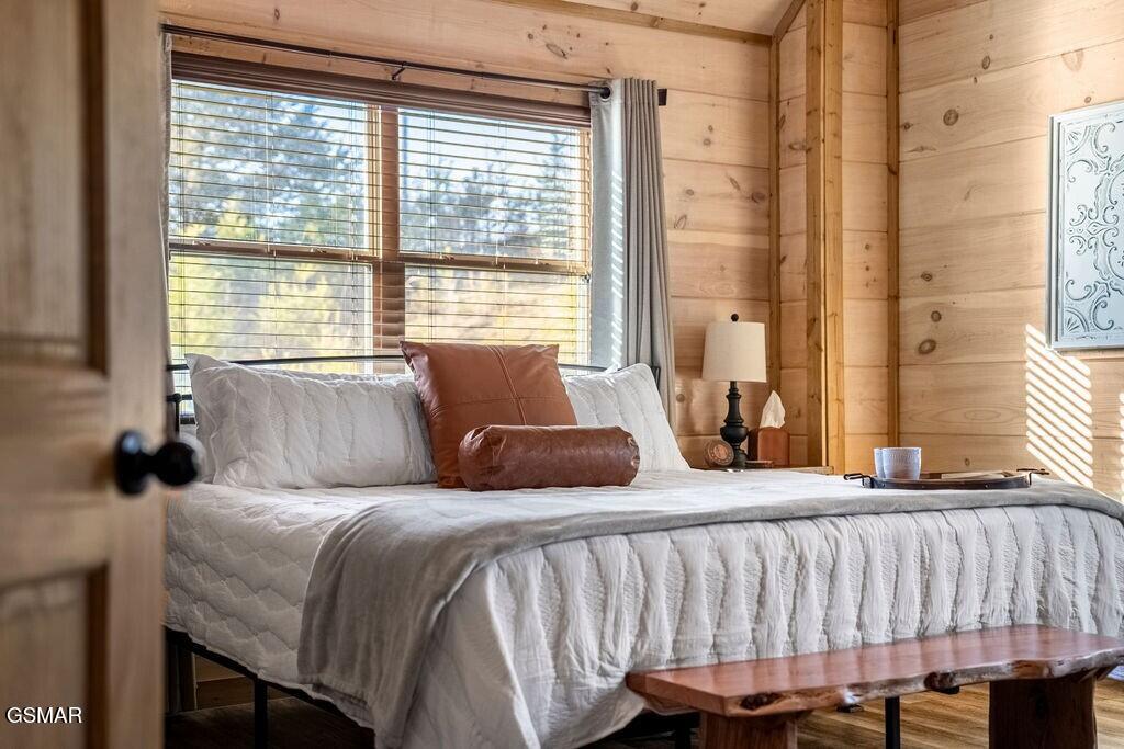 1663 Falls Way Pigeon Forge TN 37863