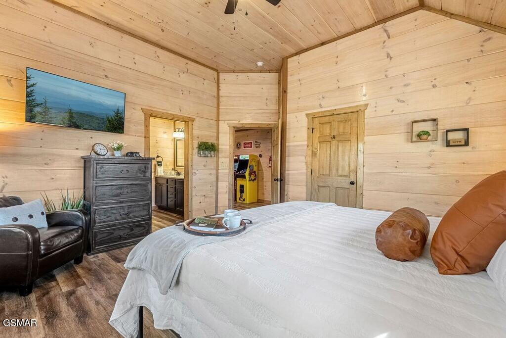 1663 Falls Way Pigeon Forge TN 37863