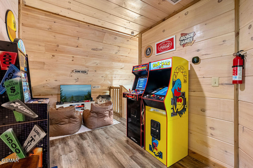 1663 Falls Way Pigeon Forge TN 37863