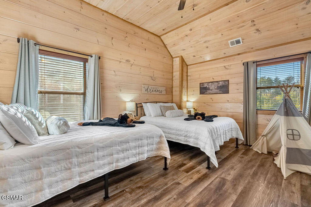 1663 Falls Way Pigeon Forge TN 37863