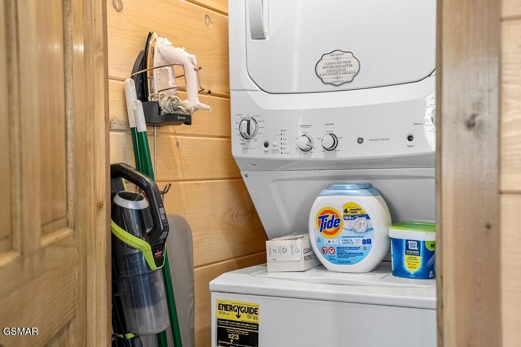 1663 Falls Way Pigeon Forge TN 37863