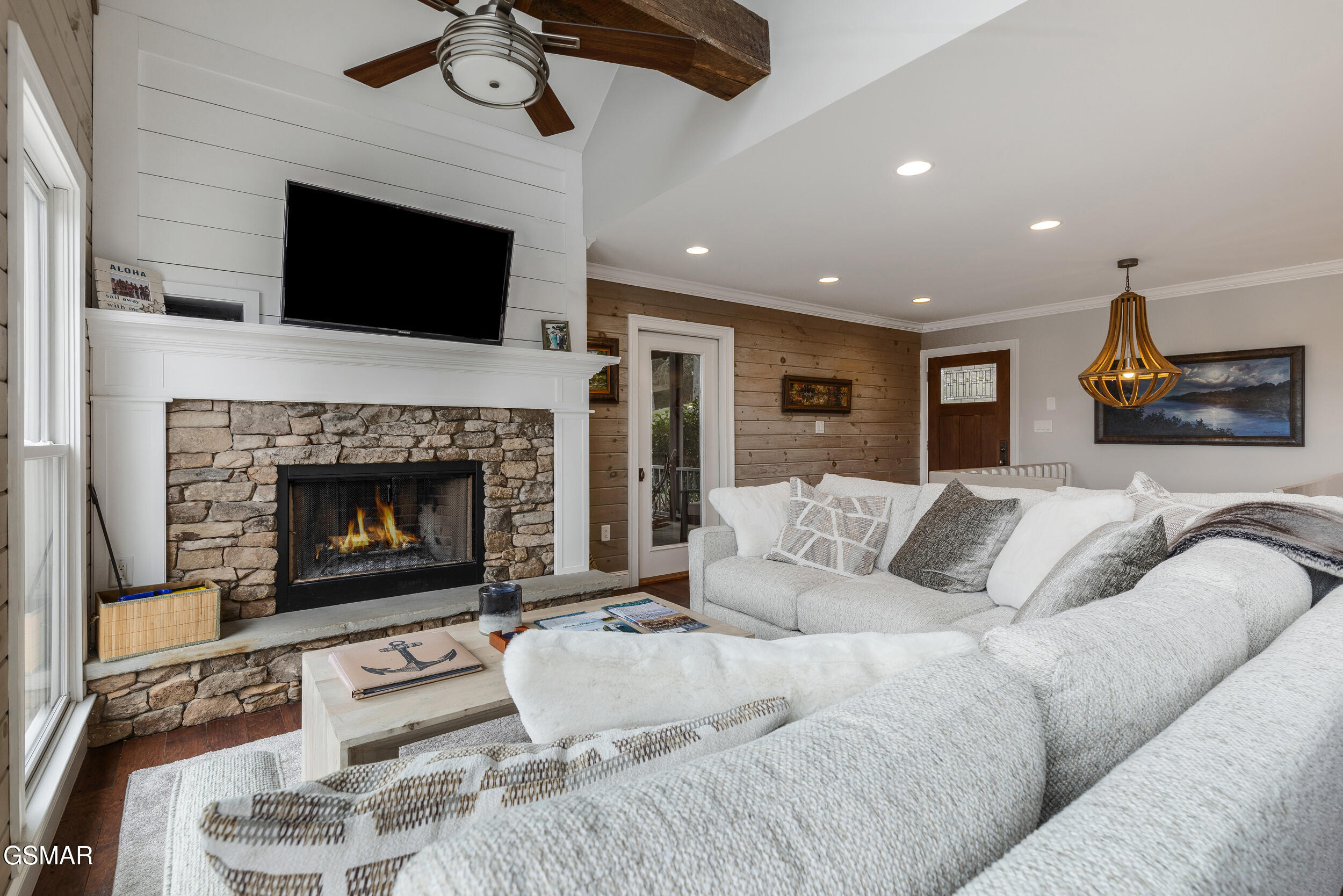 1965 Mccroskey Lane Sevierville TN 37876