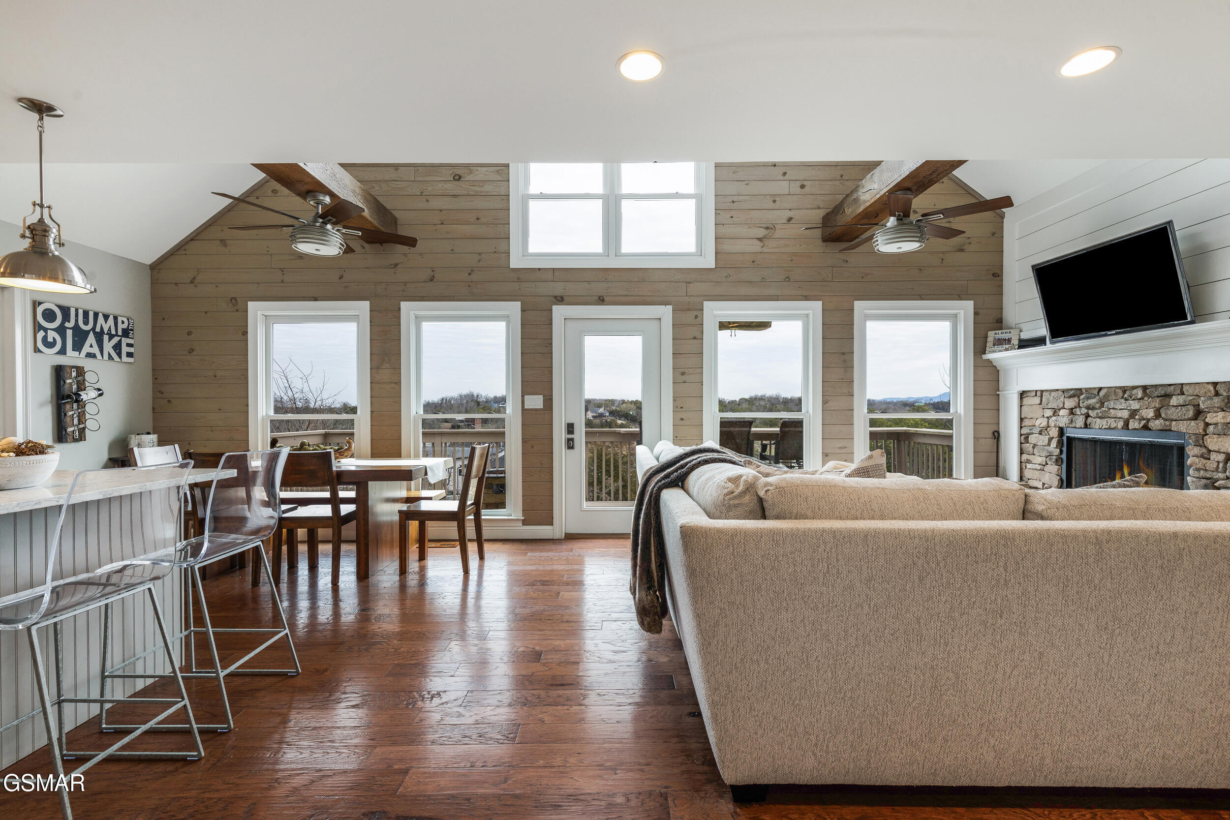1965 Mccroskey Lane Sevierville TN 37876