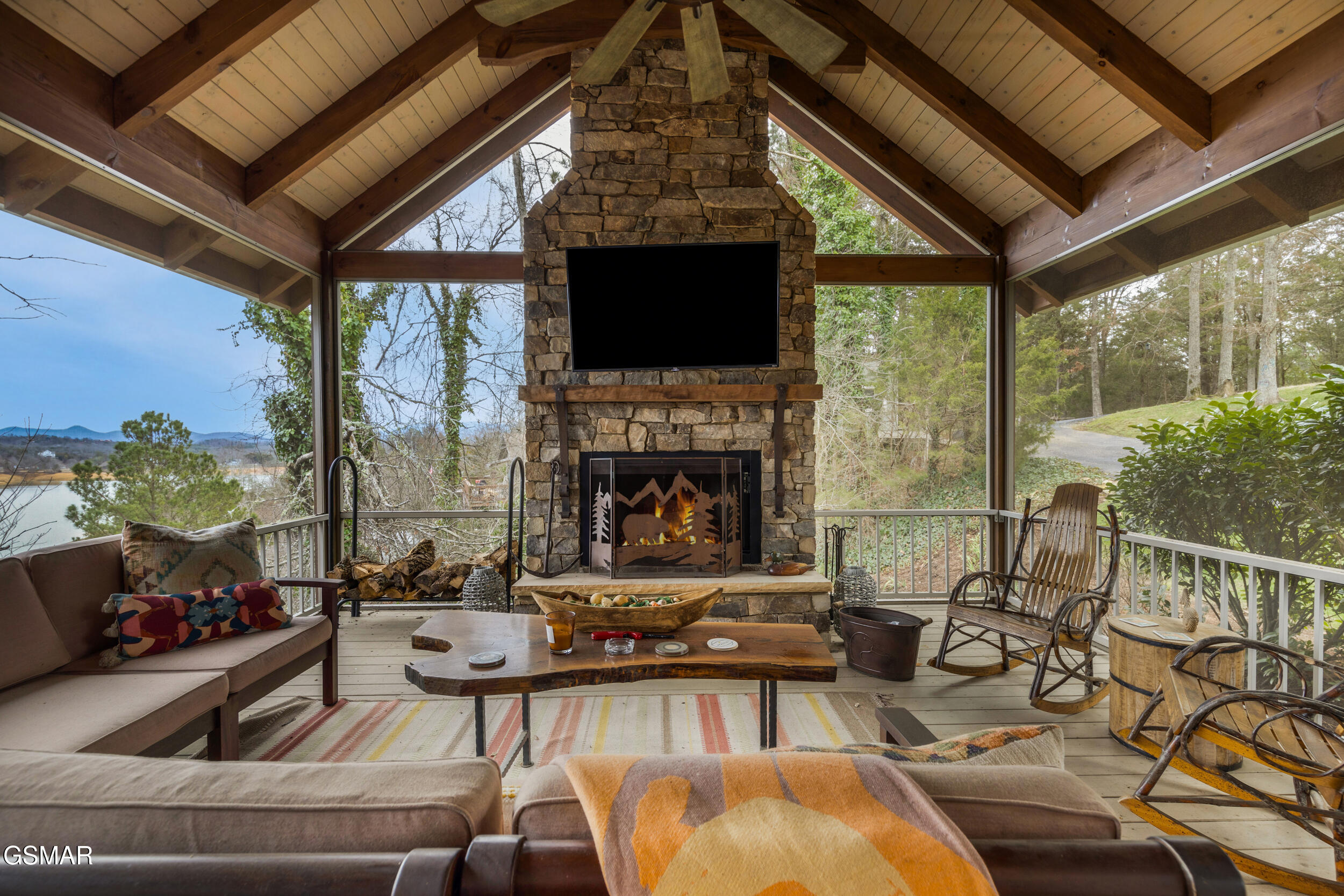 1965 Mccroskey Lane Sevierville TN 37876