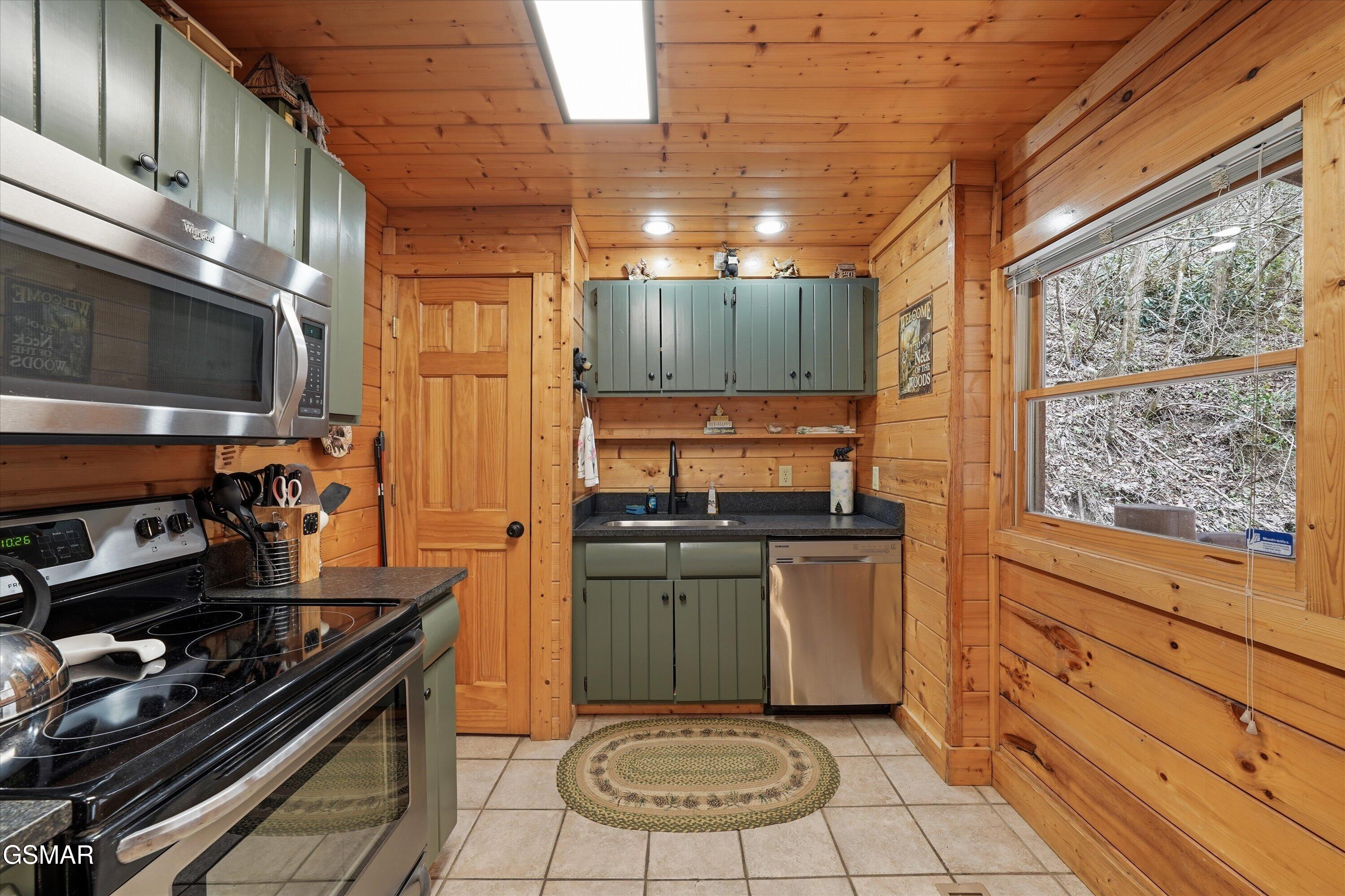 331 Caney Creek Road Pigeon Forge TN 37863