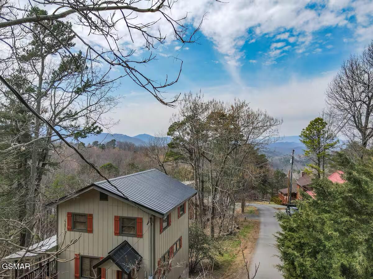 1712 Silver Poplar Lane Sevierville TN 37876