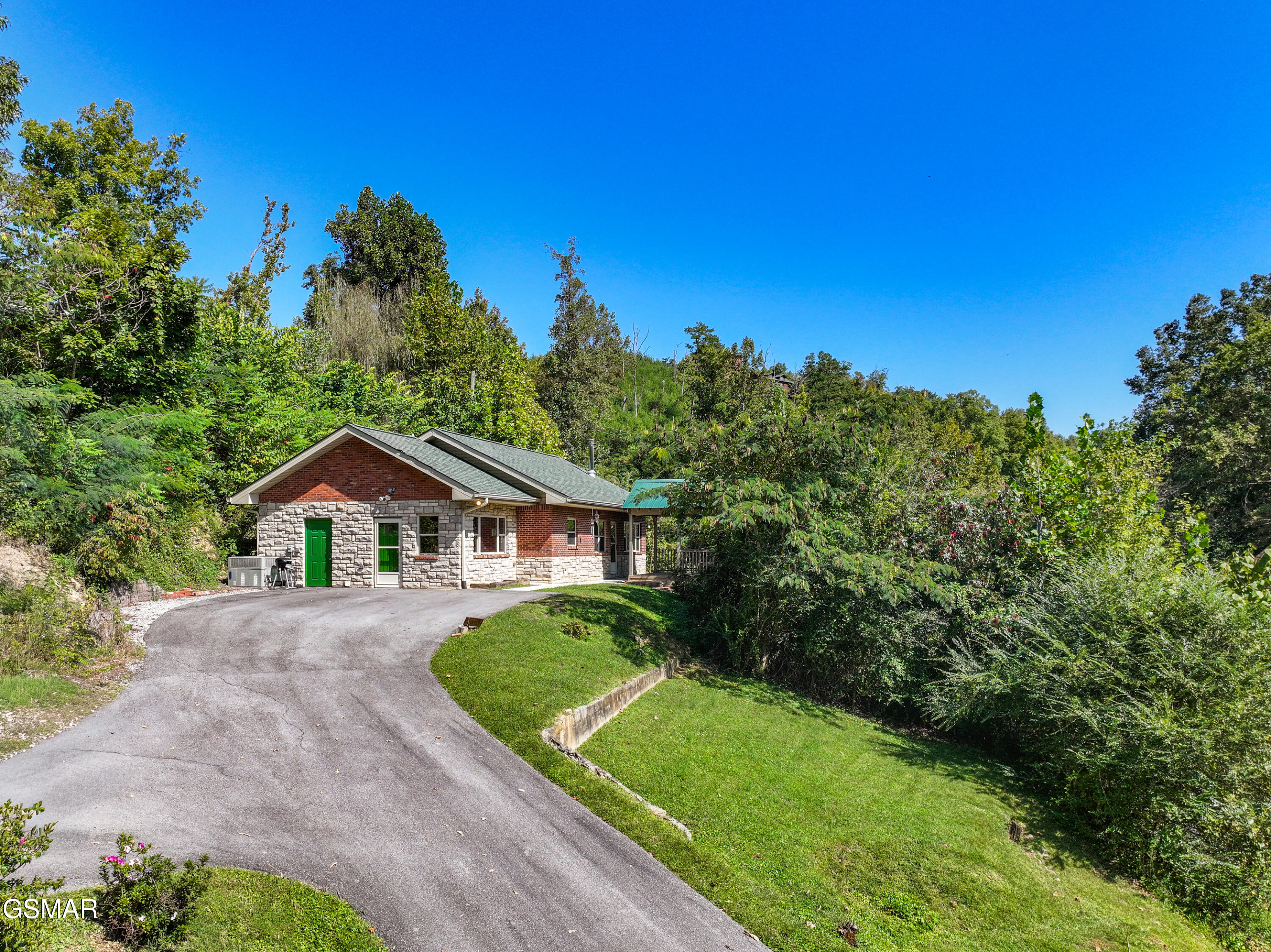 828 Crest View Drive Gatlinburg TN 37738