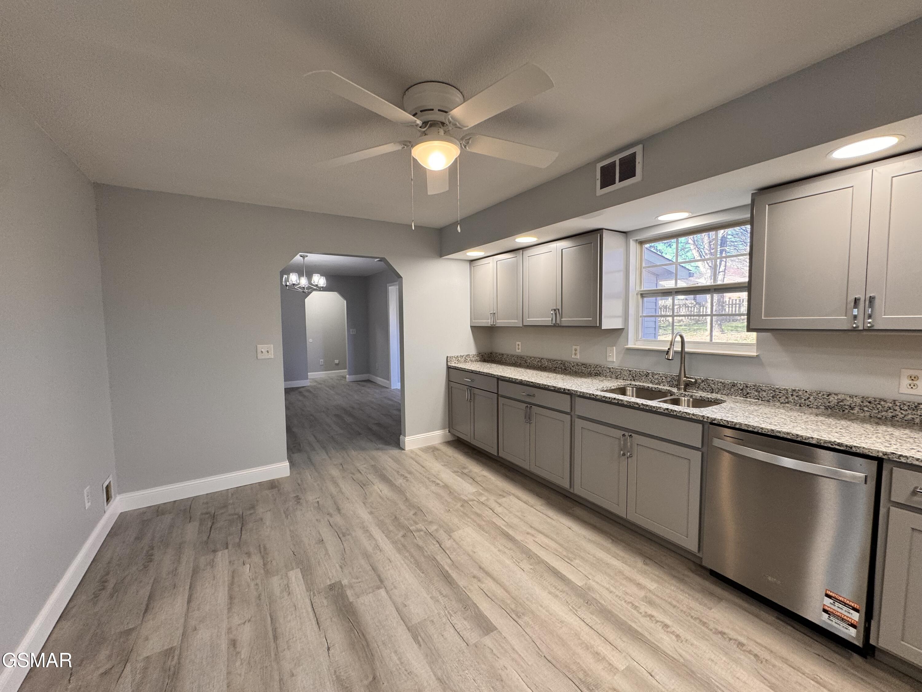 913 Columbine Lea Sevierville TN 37862