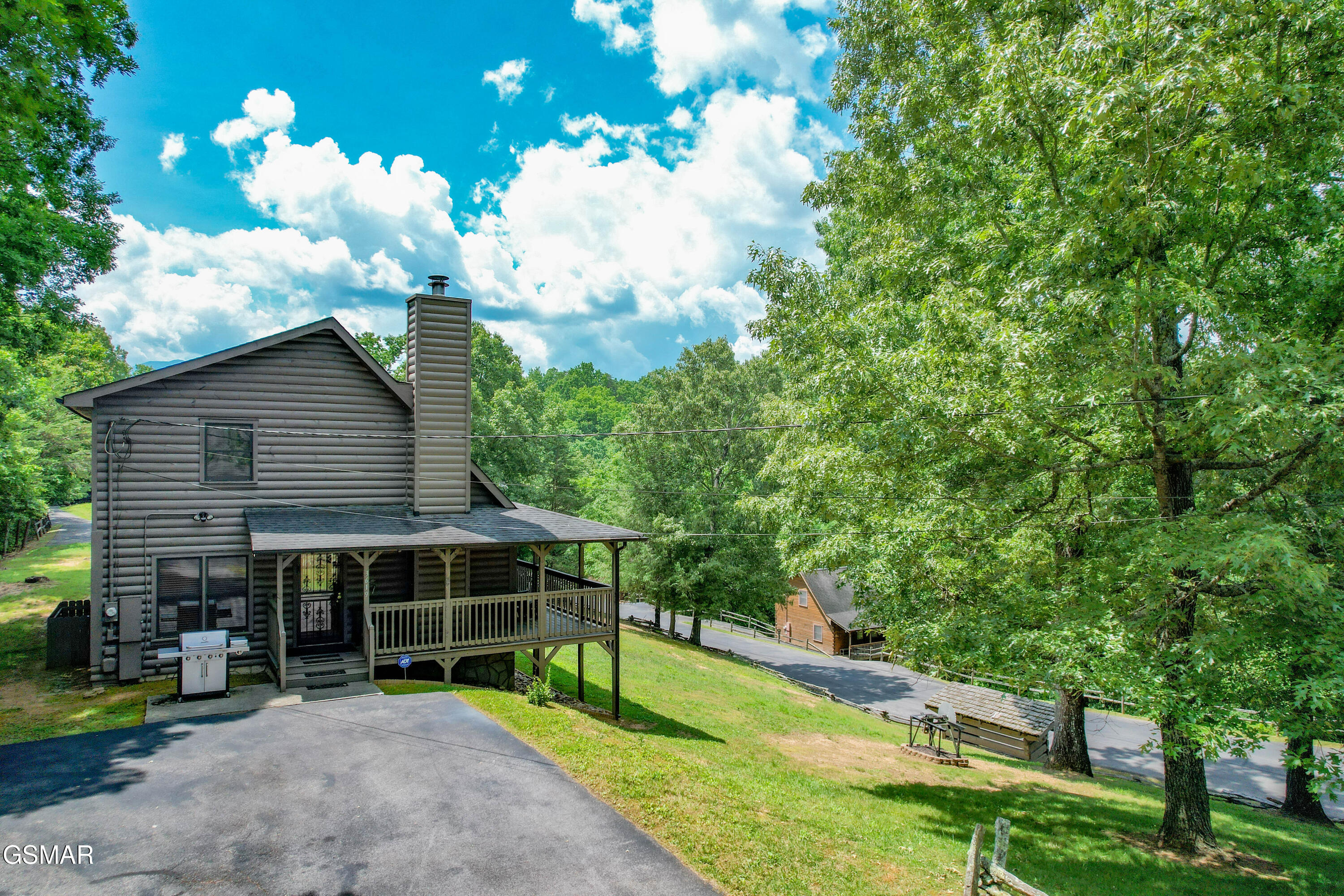 3619 Country Pines Way Sevierville TN 37876