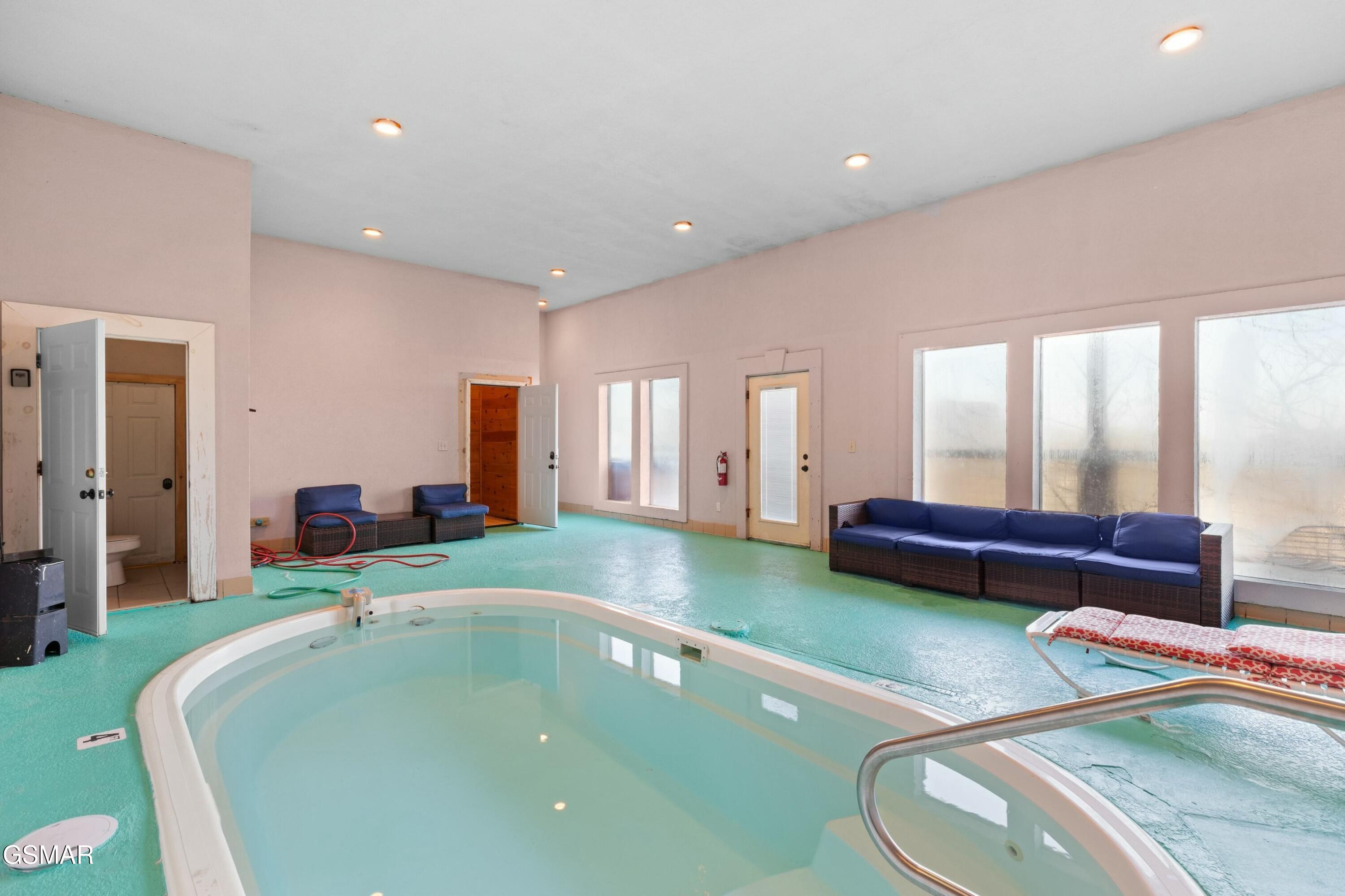 950 Black Bear Cub Way Sevierville TN 37862