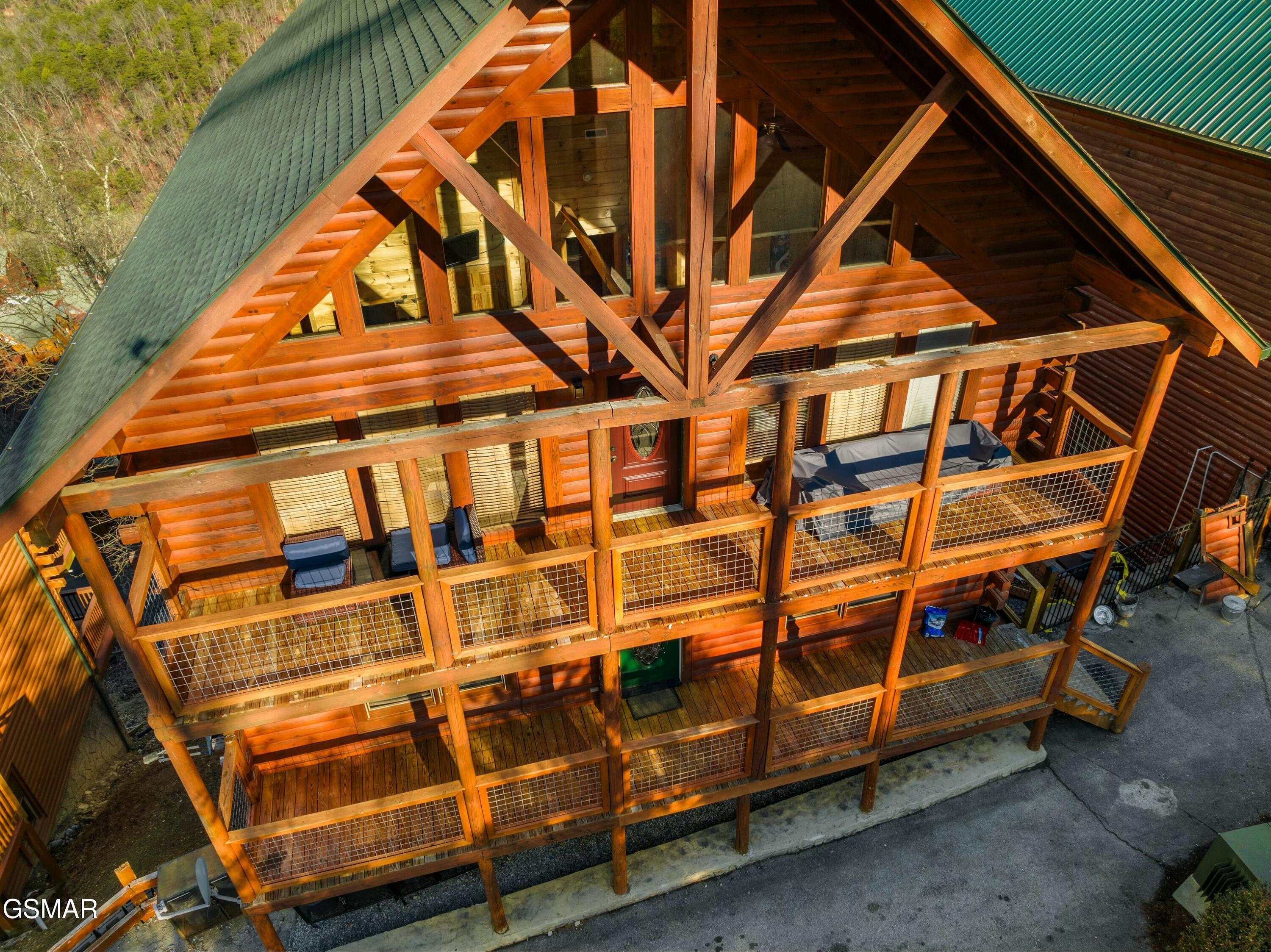 950 Black Bear Cub Way Sevierville TN 37862