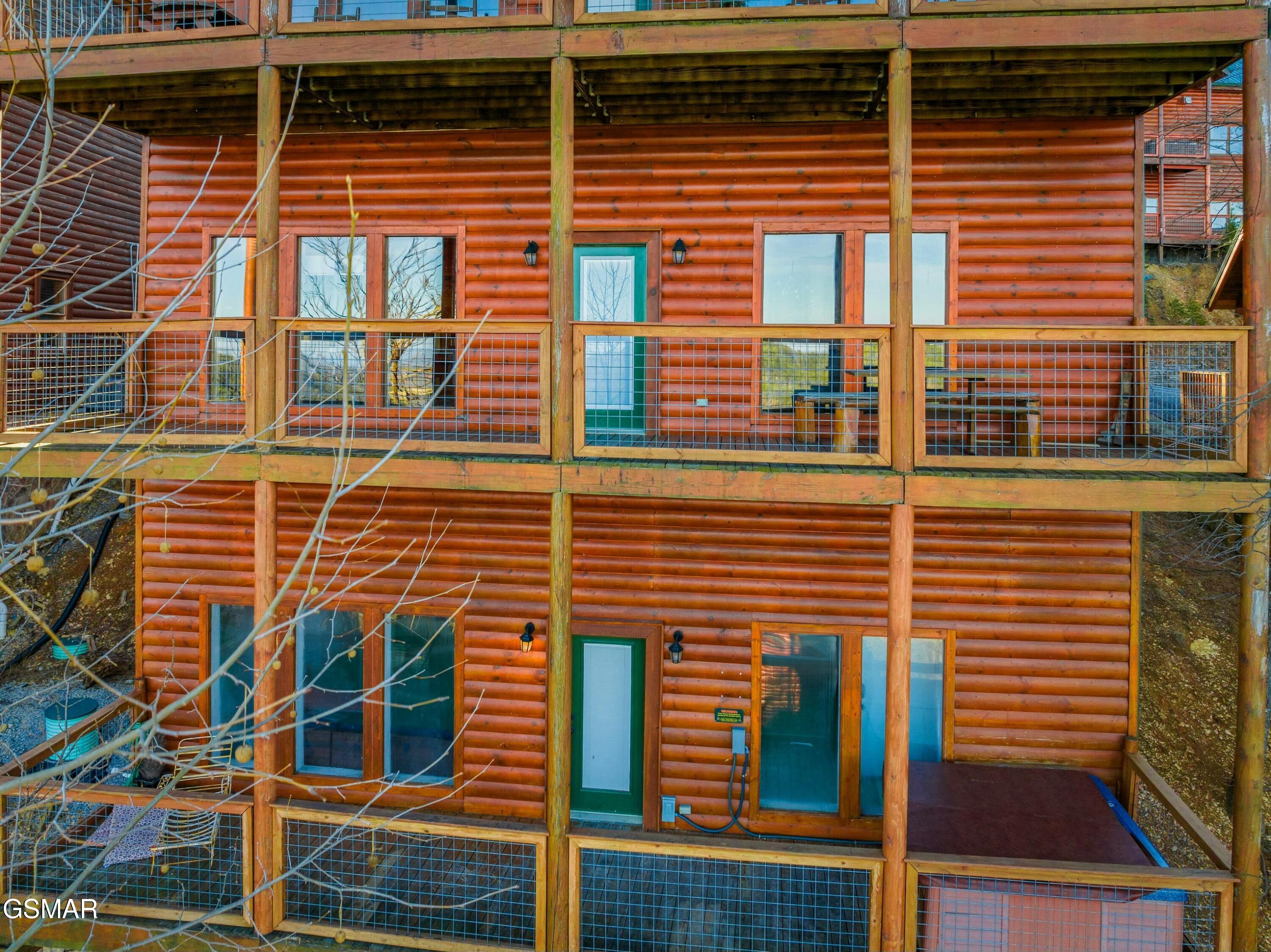 950 Black Bear Cub Way Sevierville TN 37862