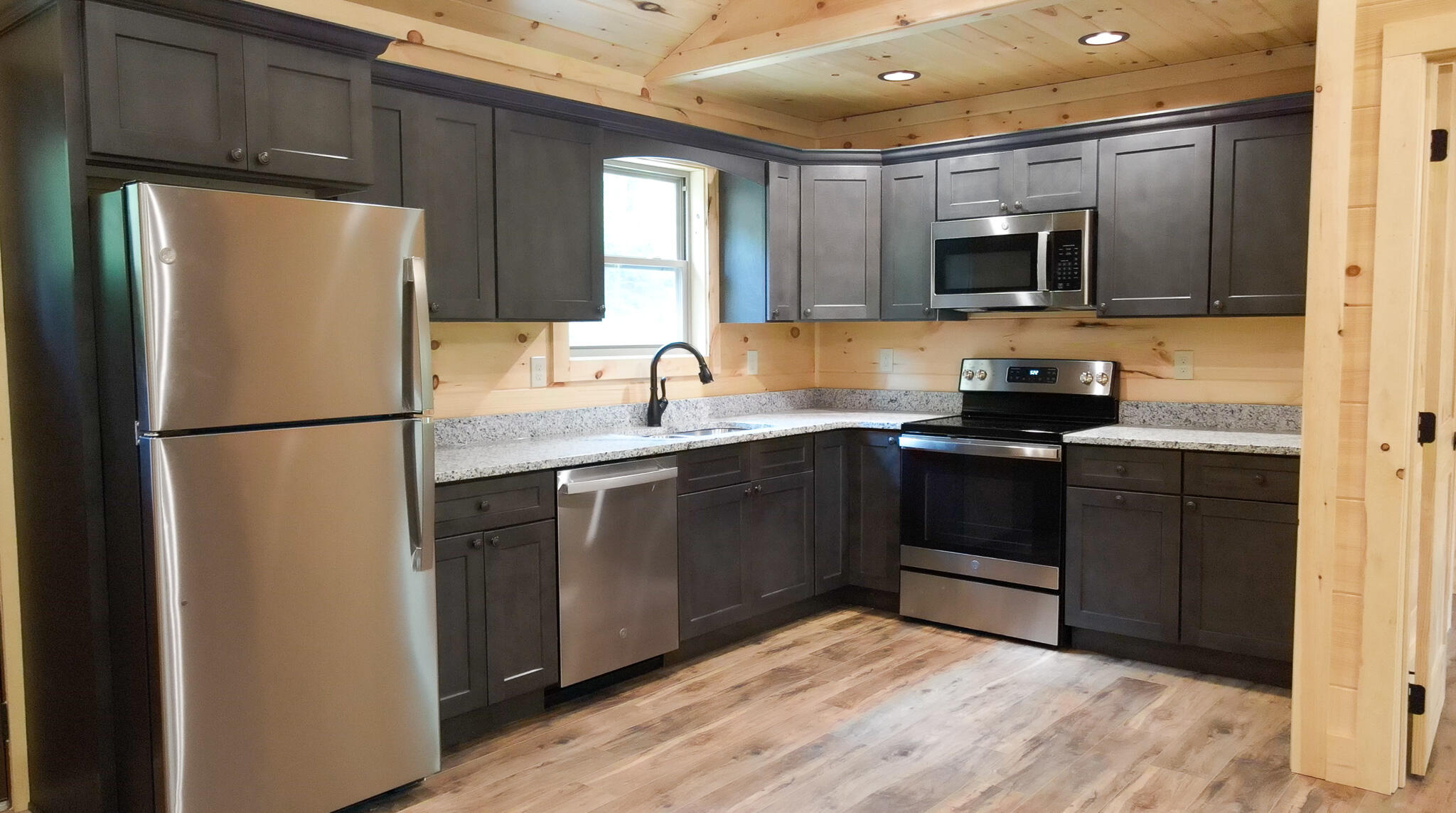 4913 Cote Way Cosby TN 37722