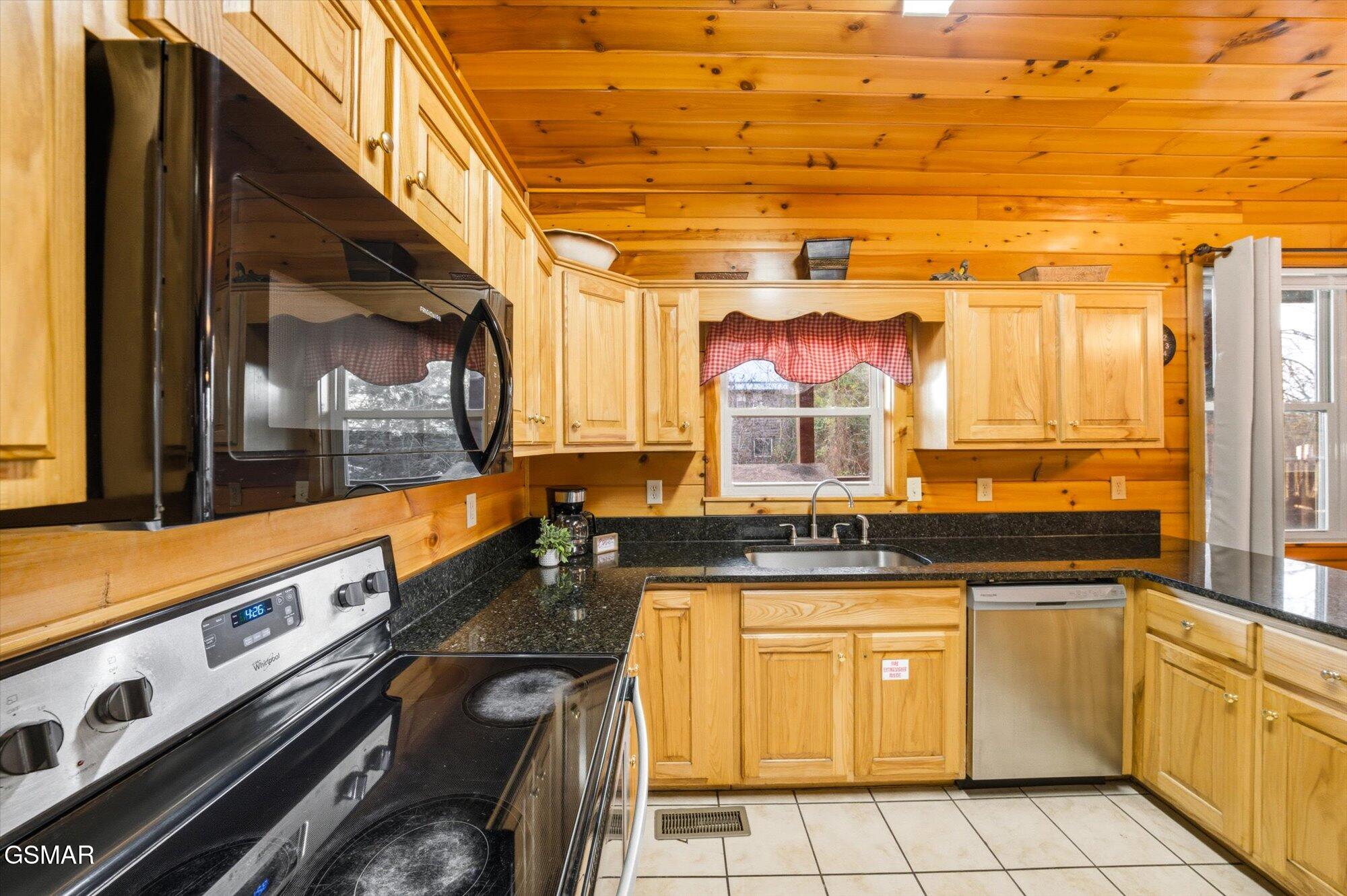 2022 Oakmont Drive Sevierville TN 37876