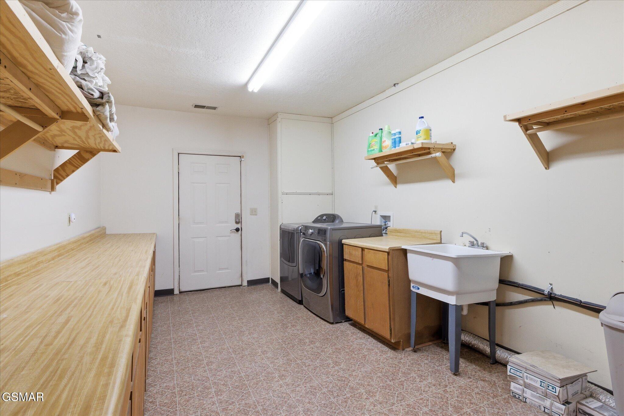 201 Clear Point Lane Pigeon Forge TN 37863