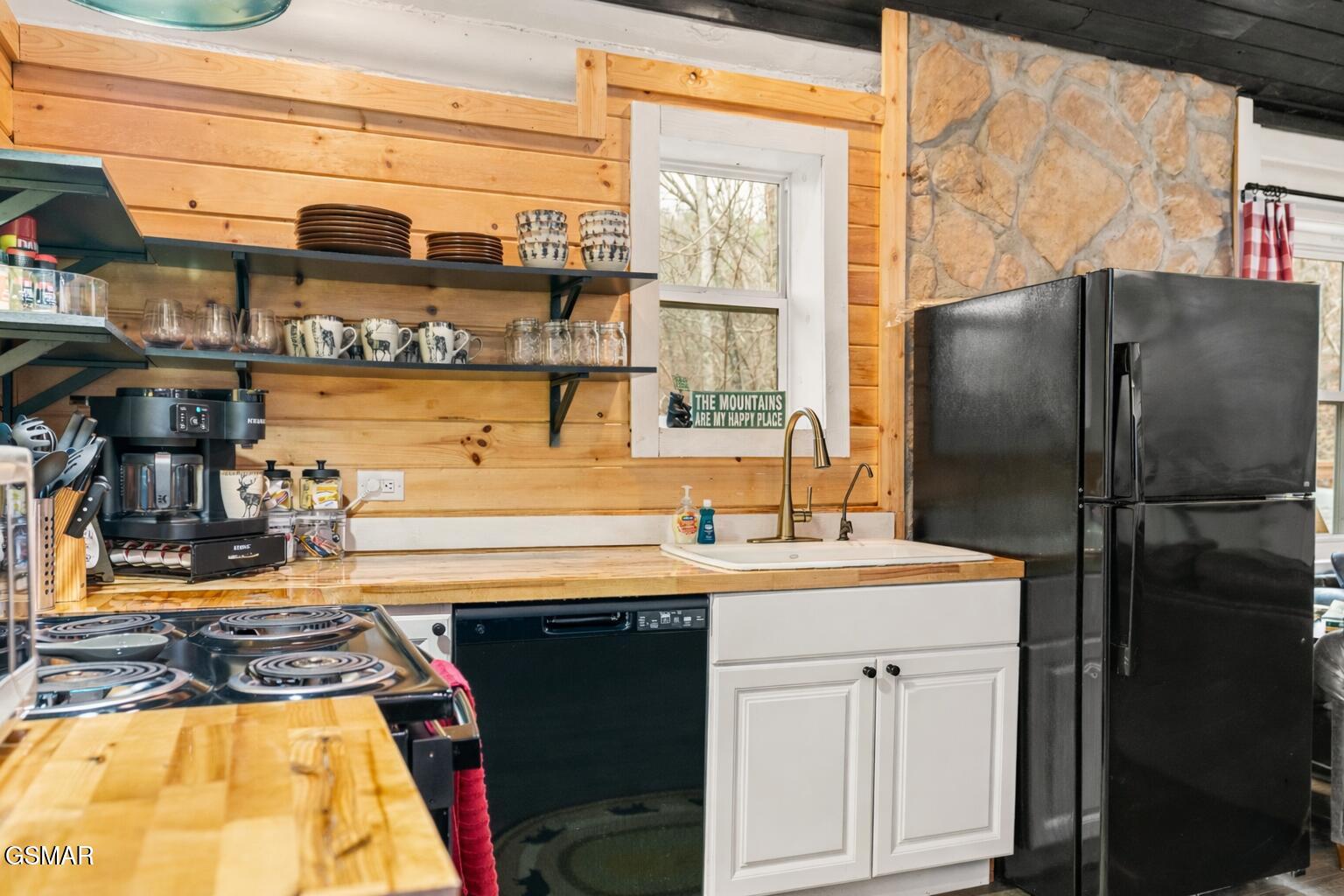 1065 Shell Mountain Road Sevierville TN 37876