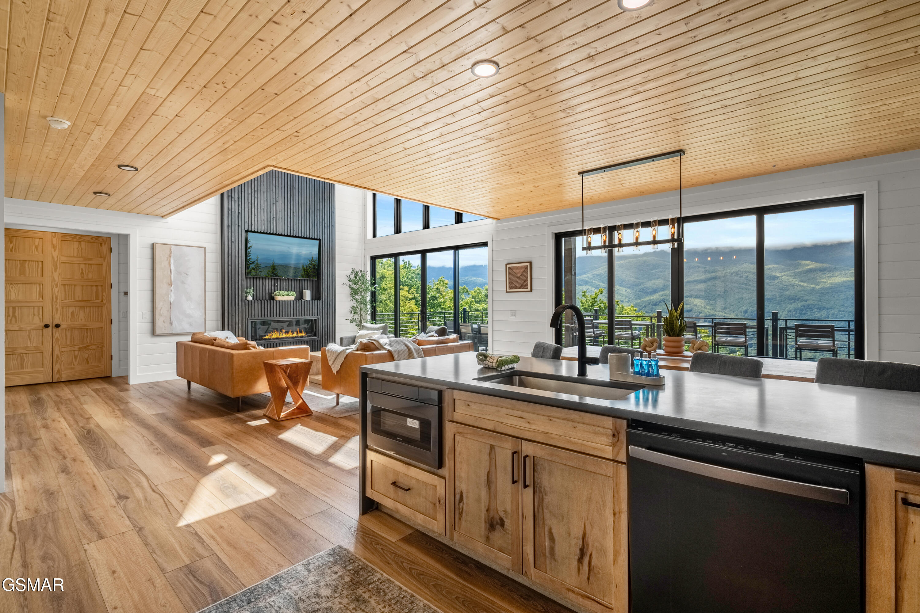 855 Deer Path Lane Gatlinburg TN 37738