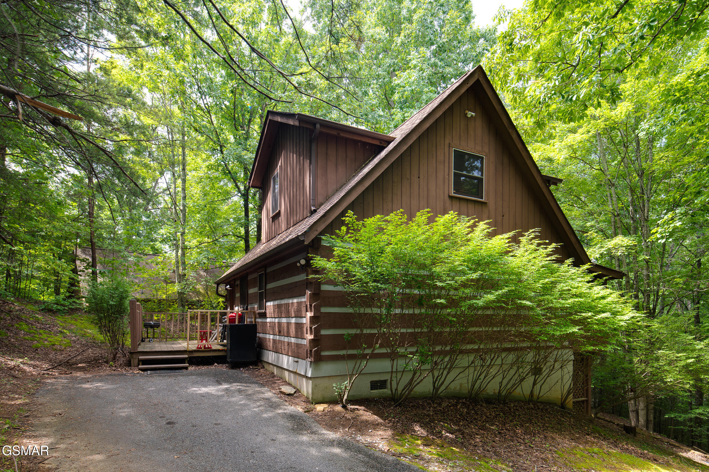 2345 Courtney Lane Sevierville TN 37876