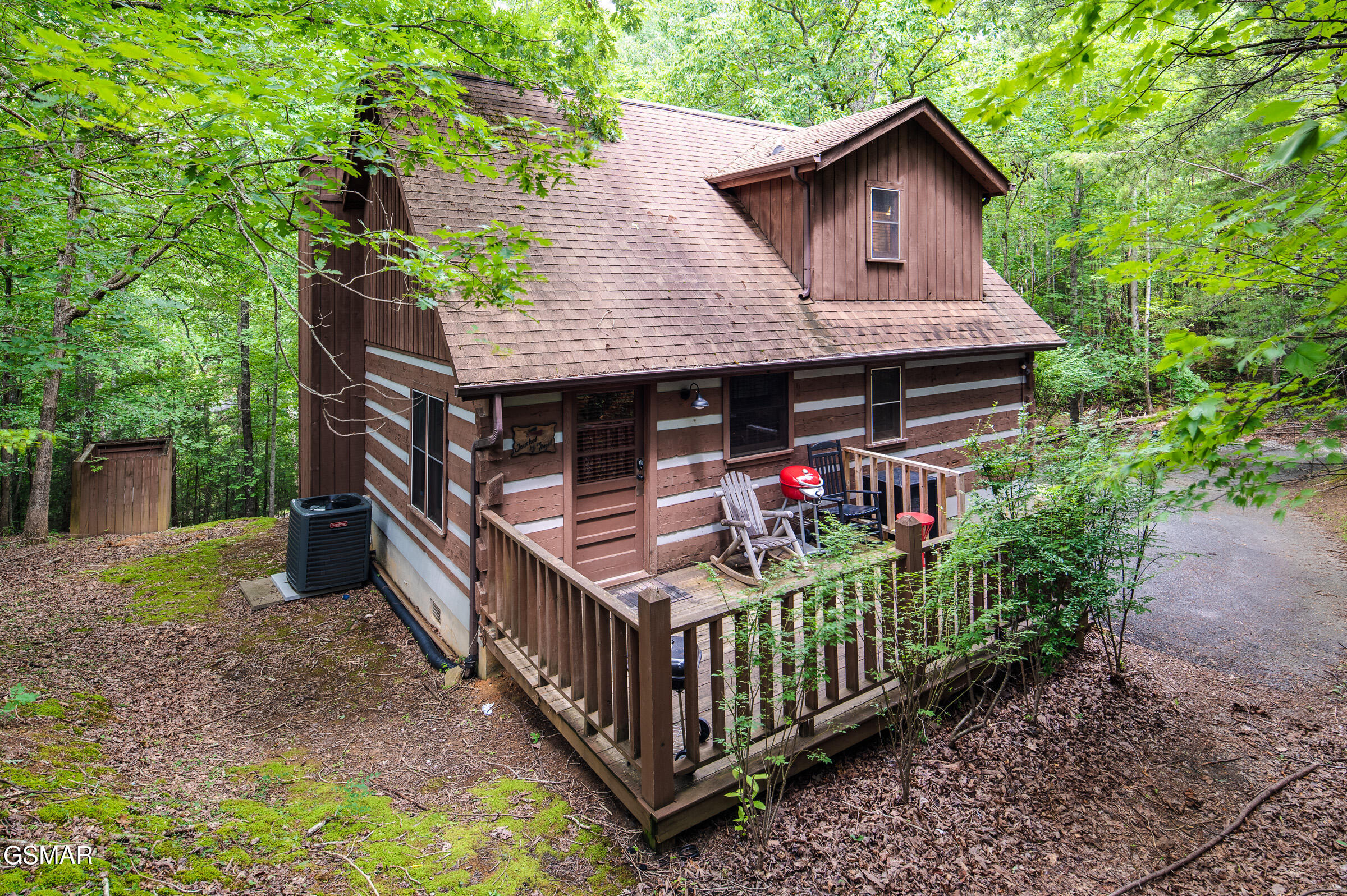 2345 Courtney Lane Sevierville TN 37876