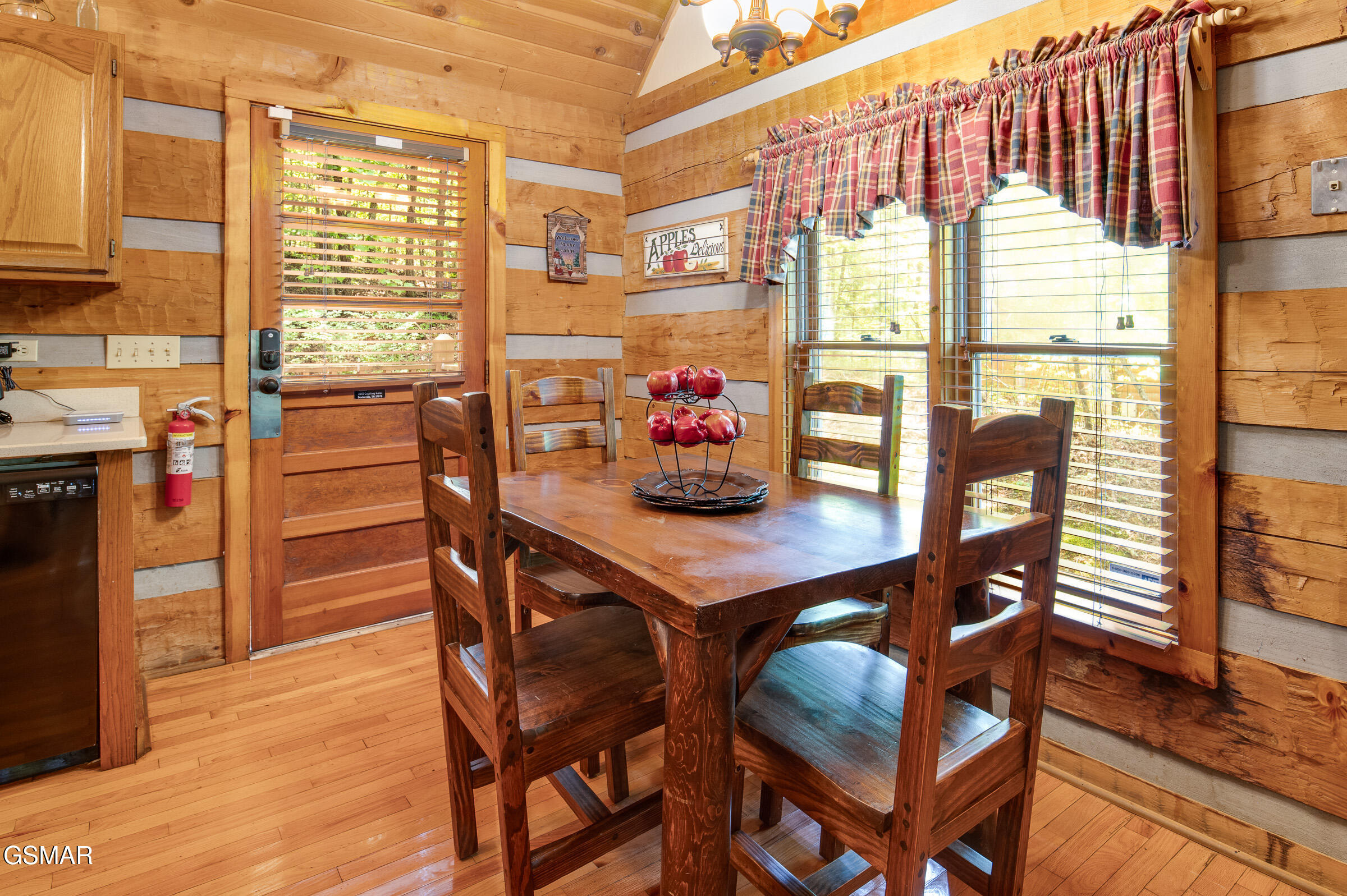 2345 Courtney Lane Sevierville TN 37876