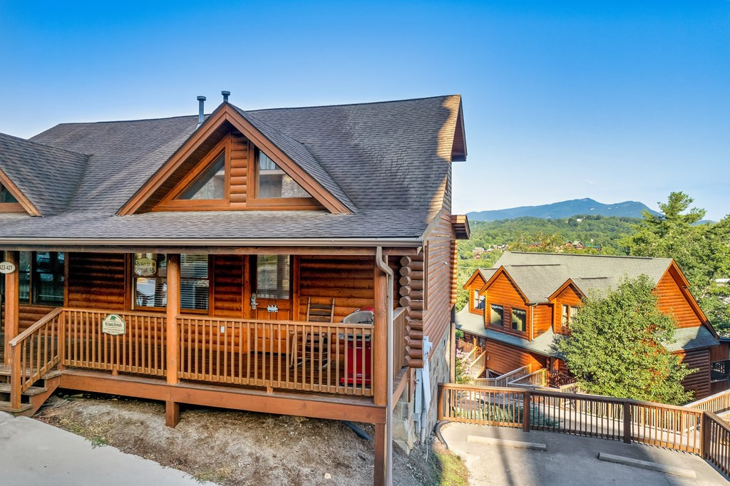 427 Big Bear Pigeon Forge TN 38763