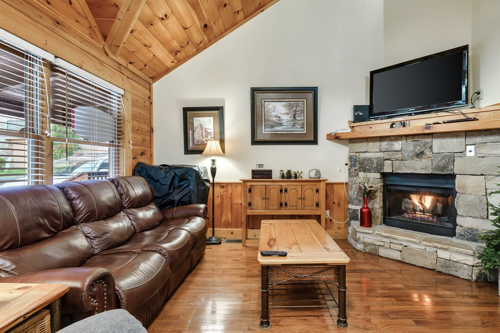 427 Big Bear Pigeon Forge TN 38763