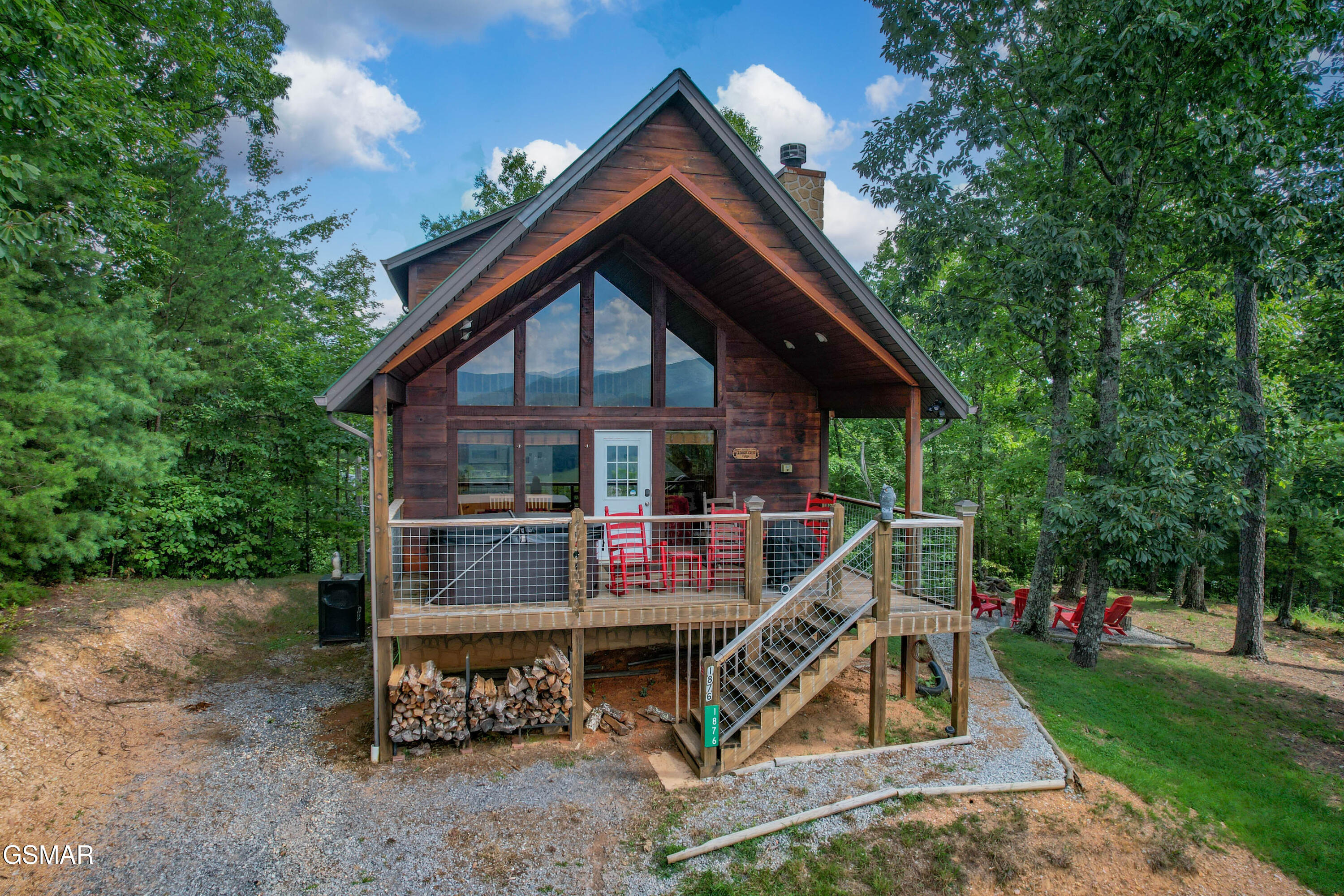 1876 Natures Lane Sevierville TN 37862