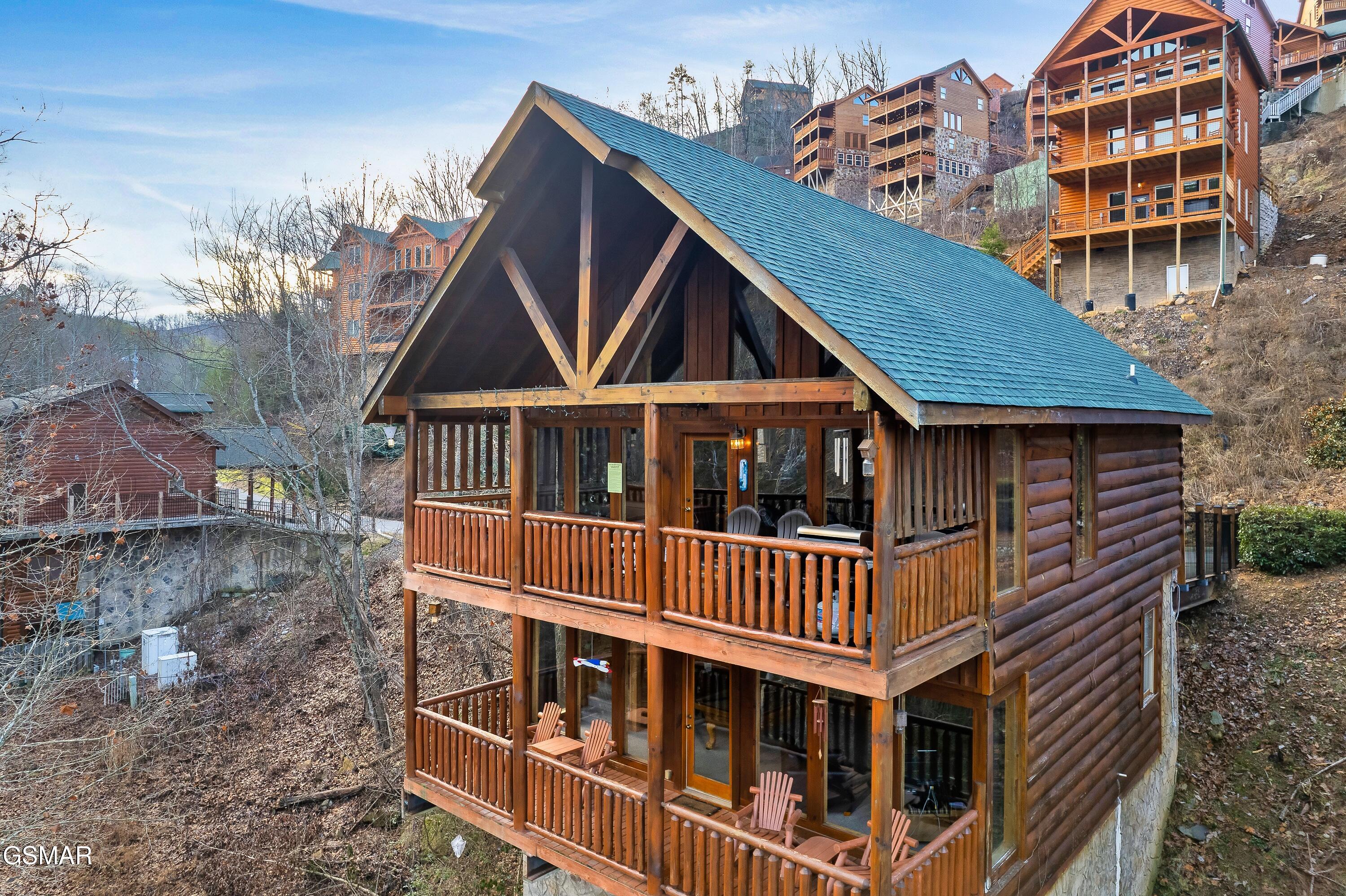 830 Black Bear Cub Way Sevierville TN 37862
