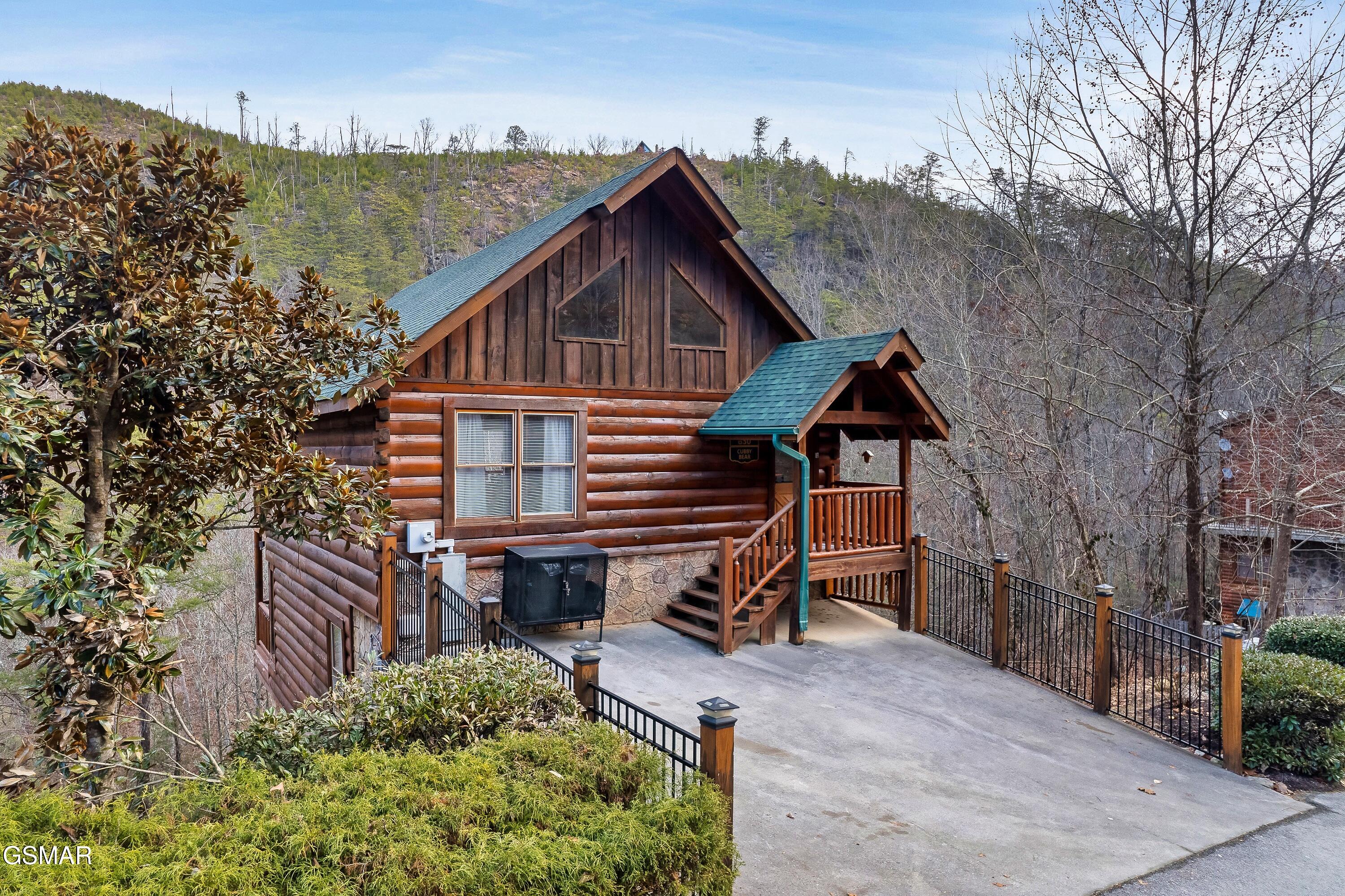 830 Black Bear Cub Way Sevierville TN 37862