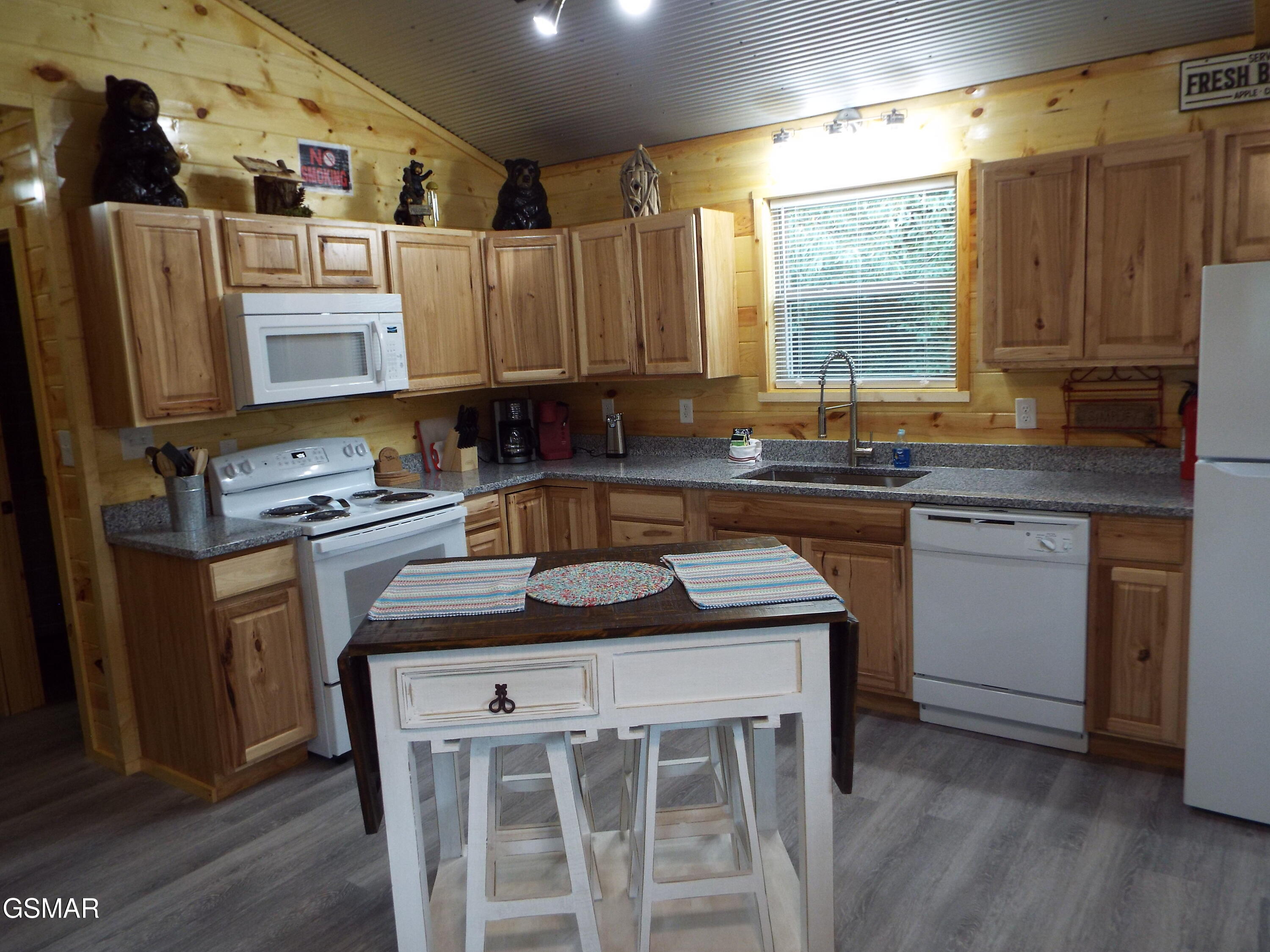 6018 Larkmoor Road Cosby TN 37722