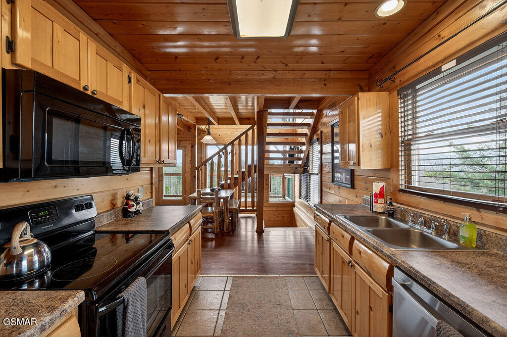 1553 Majestic Mountain Drive Sevierville TN 37876