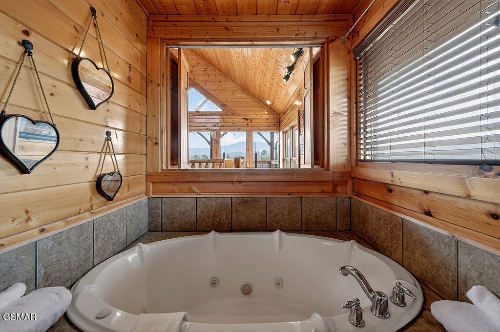 1553 Majestic Mountain Drive Sevierville TN 37876