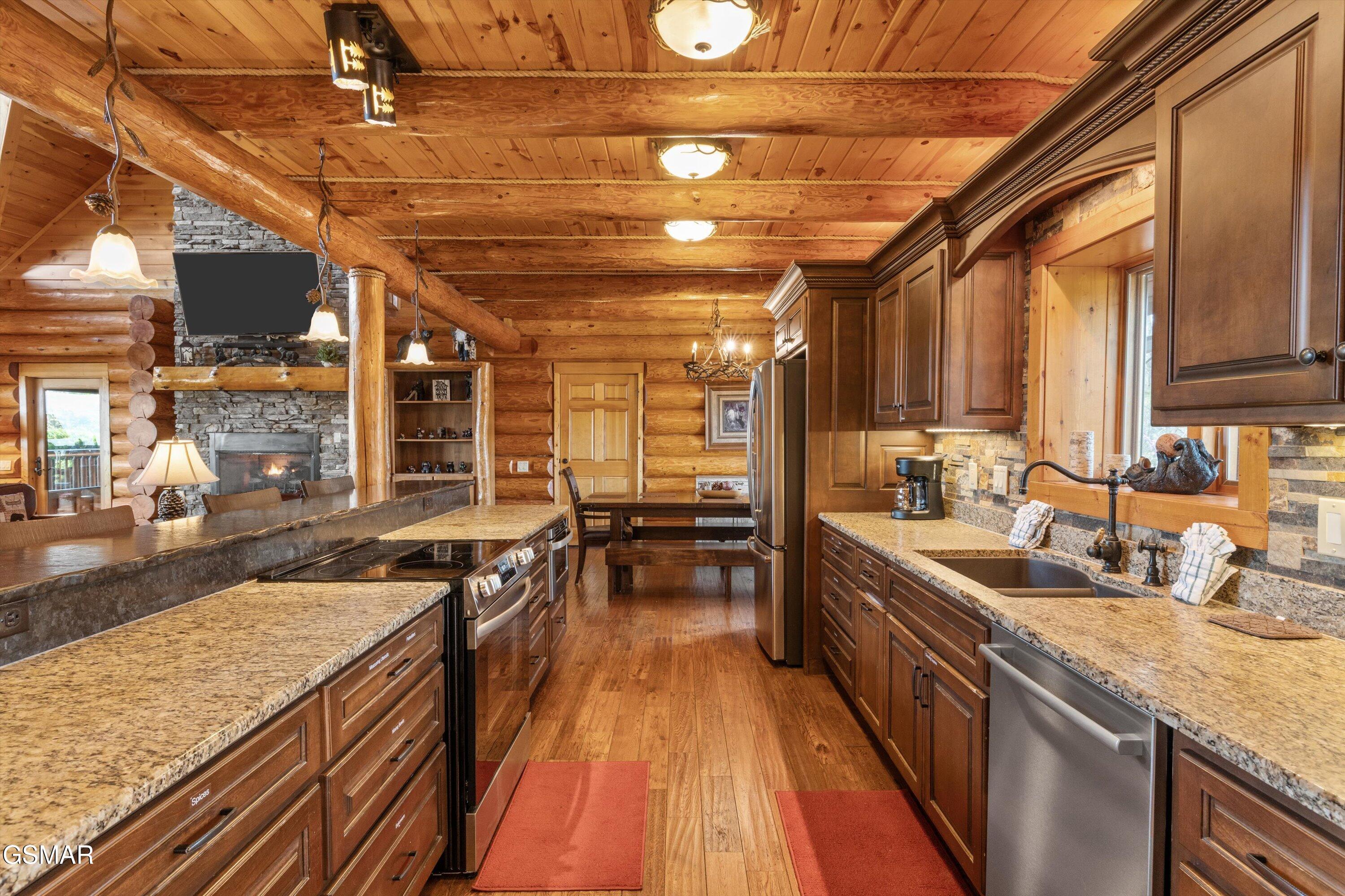 2436 Smoky Vista Way Sevierville TN 37862