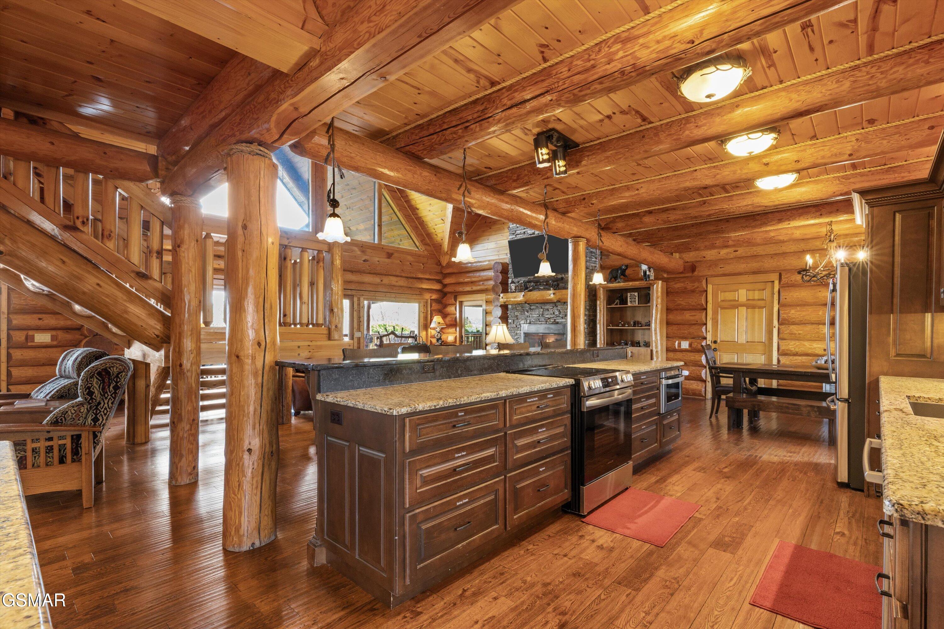 2436 Smoky Vista Way Sevierville TN 37862