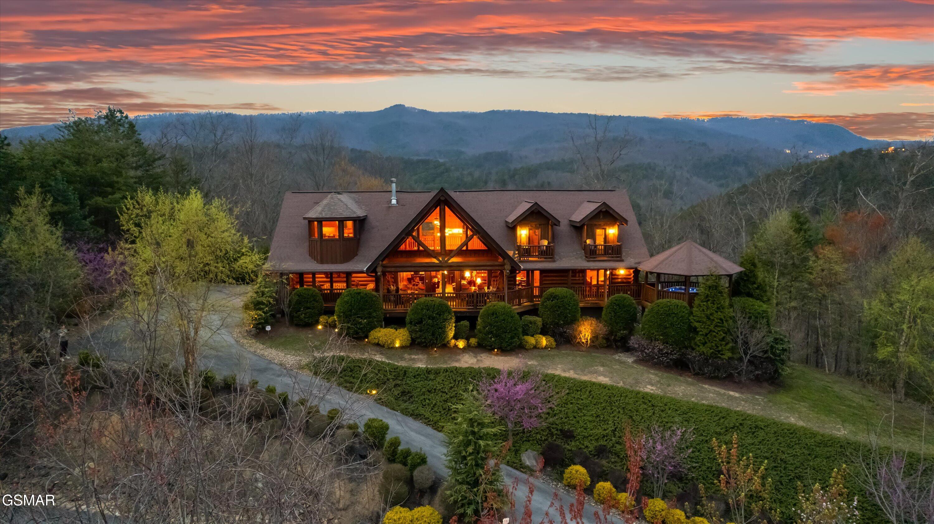 2436 Smoky Vista Way Sevierville TN 37862