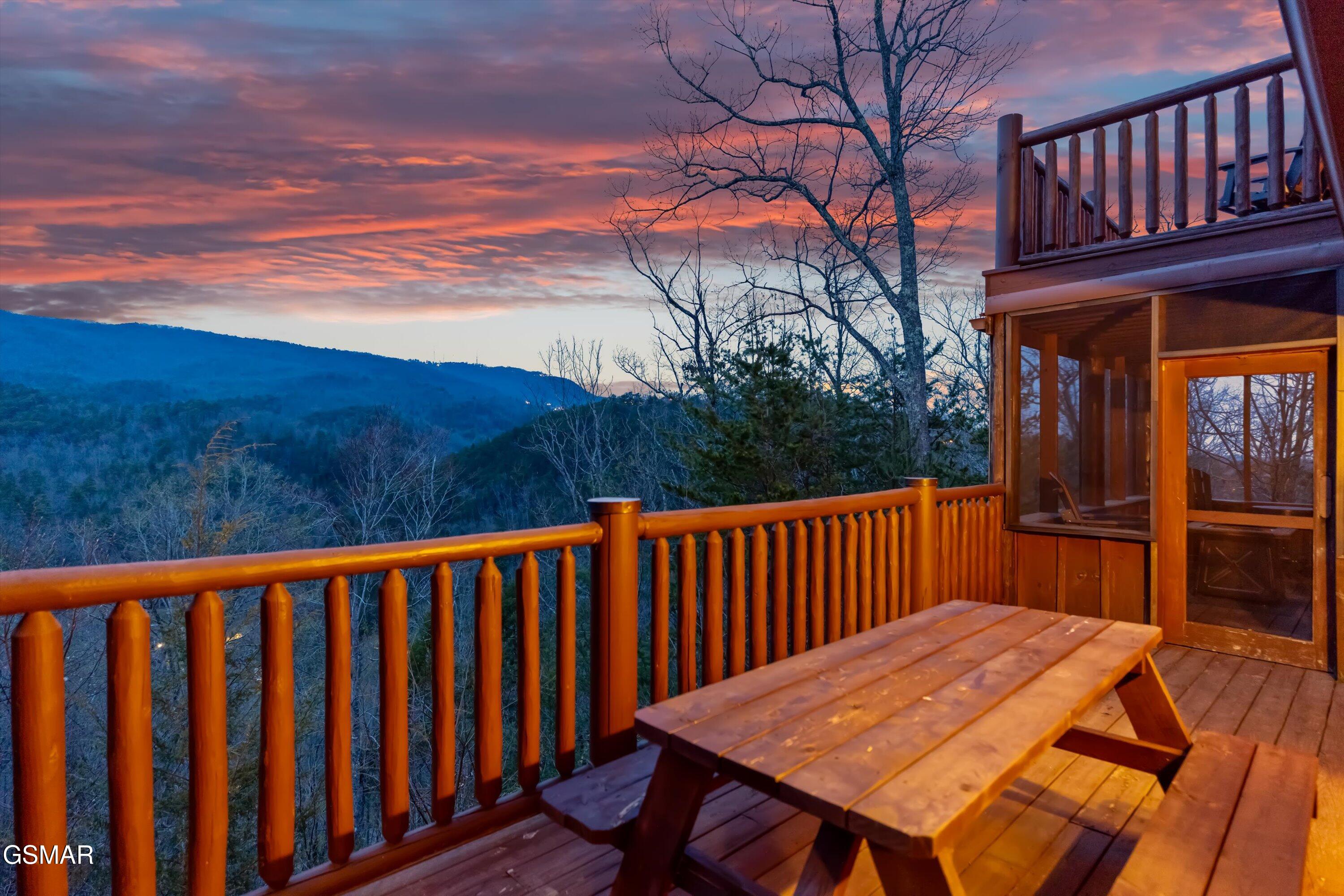 2436 Smoky Vista Way Sevierville TN 37862